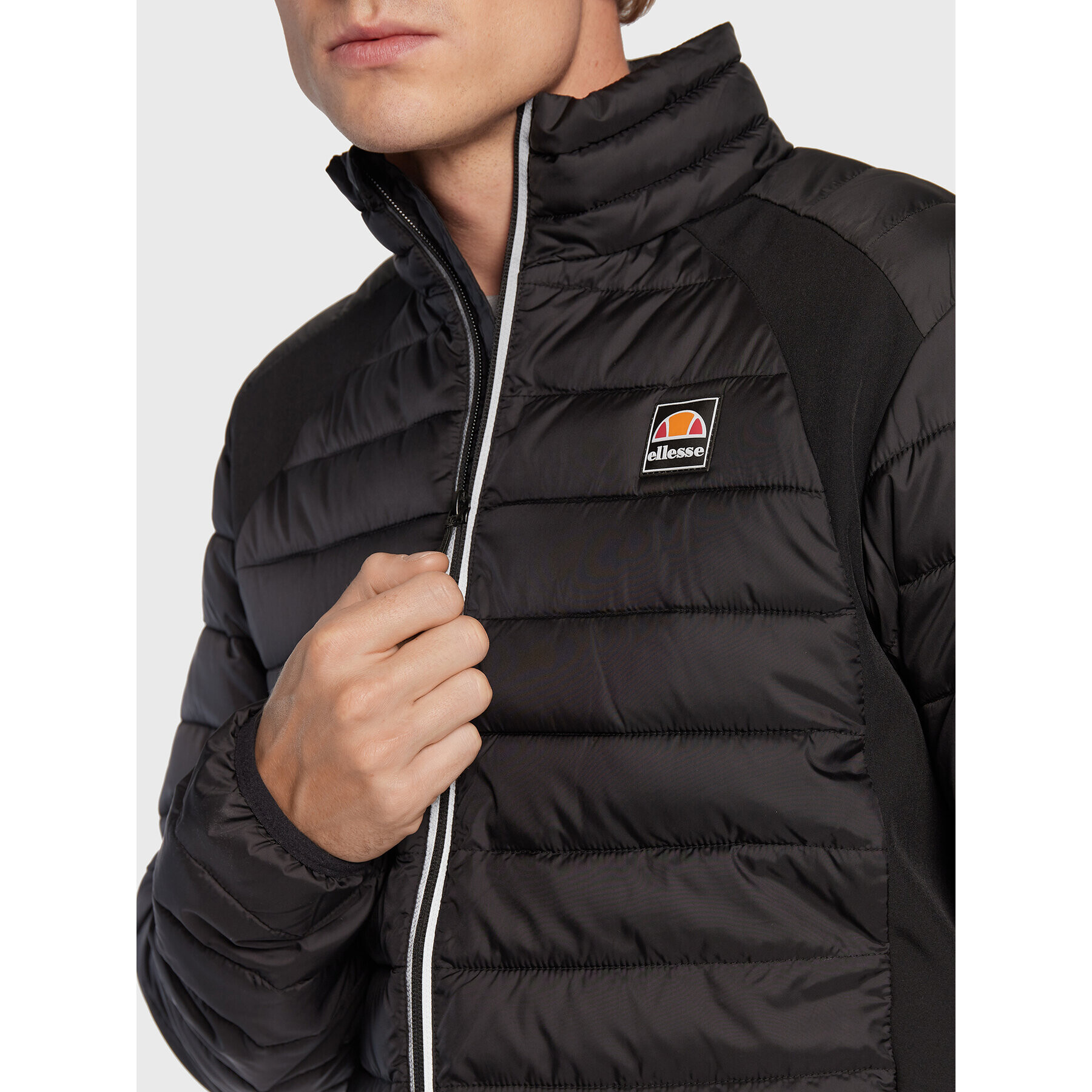 Ellesse Пухено яке El Tundra SHP15820 Черен Regular Fit - Pepit.bg