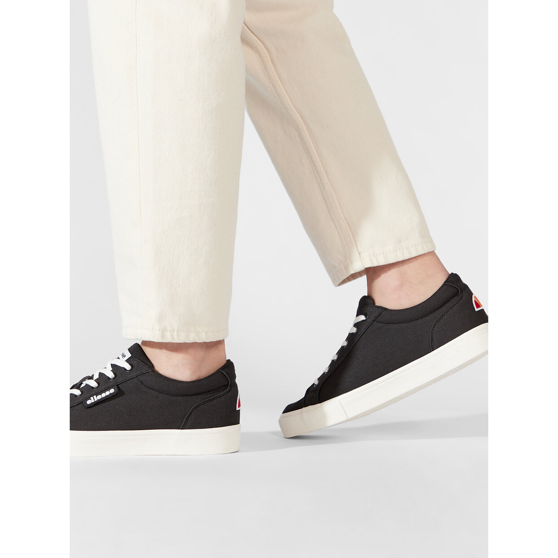 Ellesse Сникърси Stefania Vulc SHMF0420 Черен - Pepit.bg