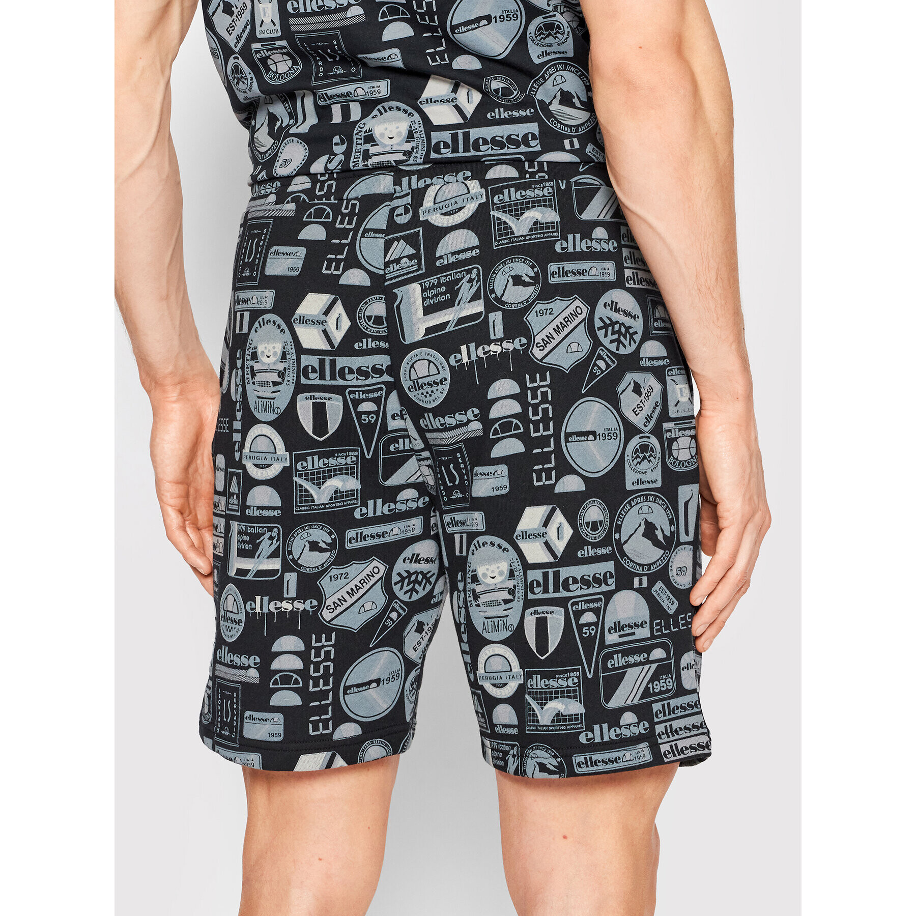 Ellesse Спортни шорти Igor SHM14519 Черен Regular Fit - Pepit.bg