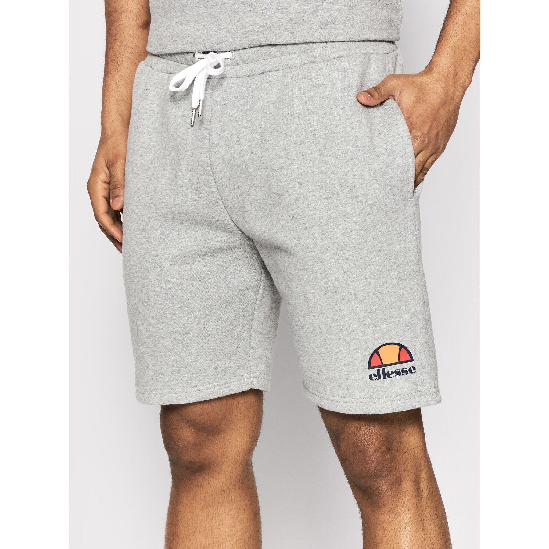 Ellesse Спортни шорти Malviva SXG13532 Сив Regular Fit - Pepit.bg