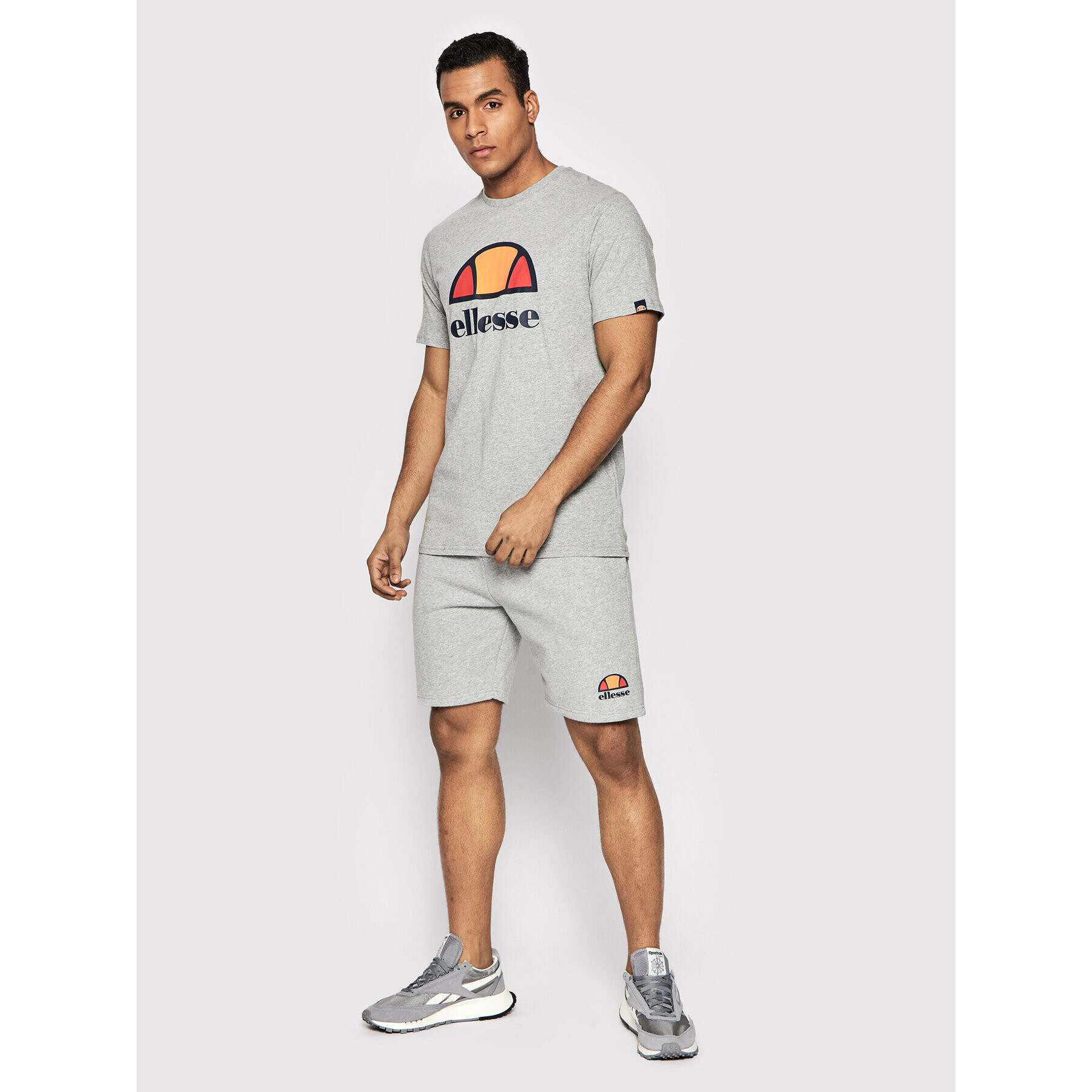 Ellesse Спортни шорти Malviva SXG13532 Сив Regular Fit - Pepit.bg