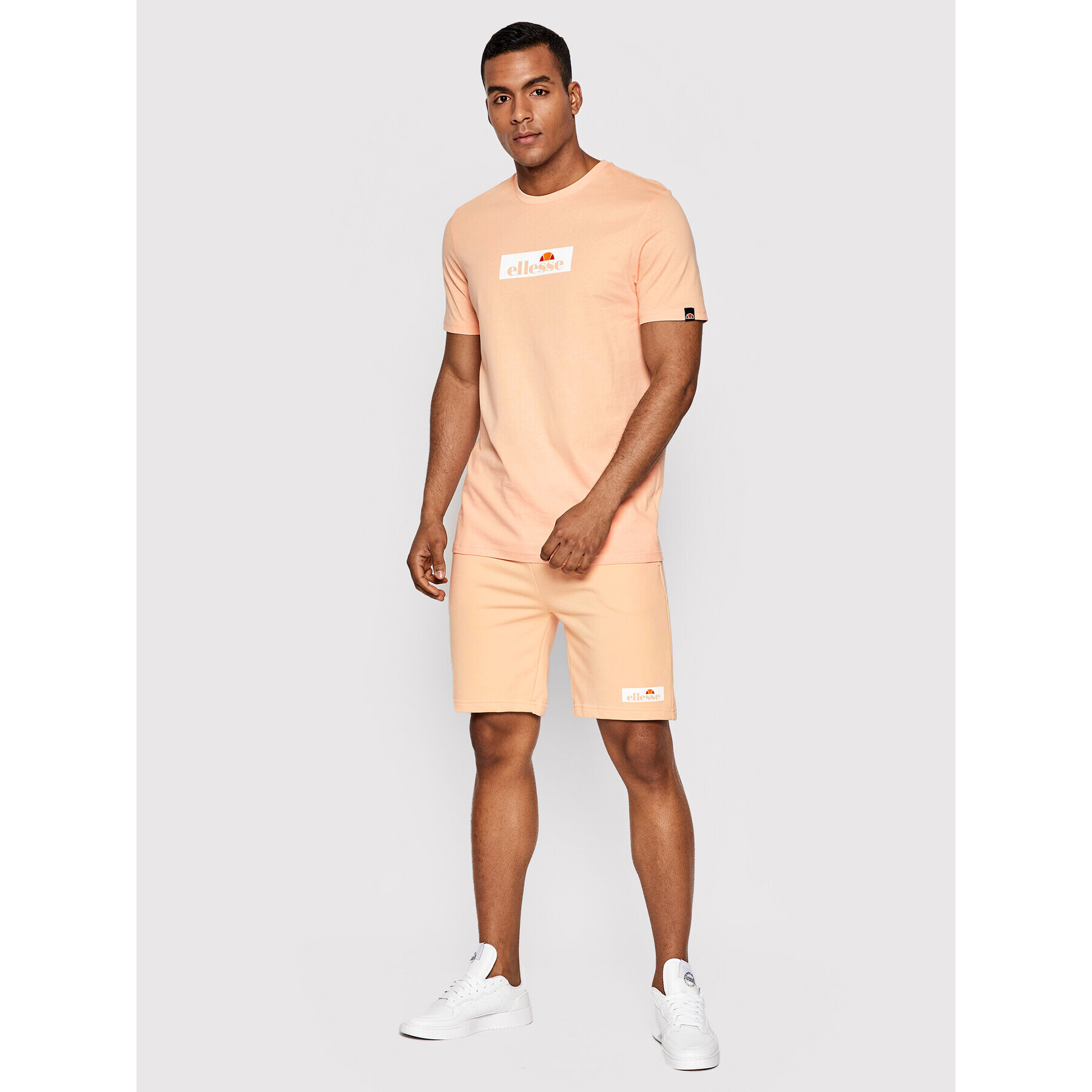 Ellesse Спортни шорти Nanyas SHN15204 Оранжев Regular Fit - Pepit.bg