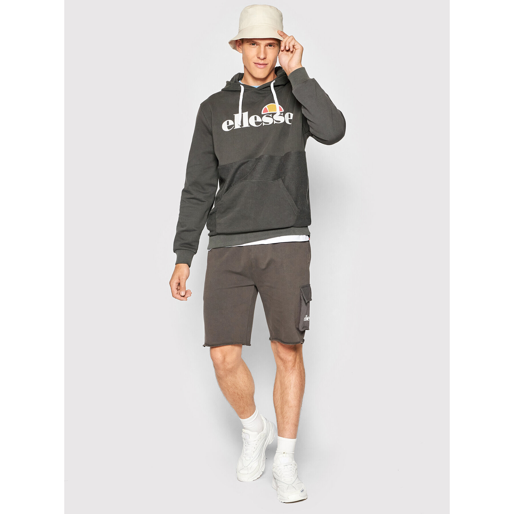 Ellesse Спортни шорти Pantrio SHN15153 Сив Regular Fit - Pepit.bg