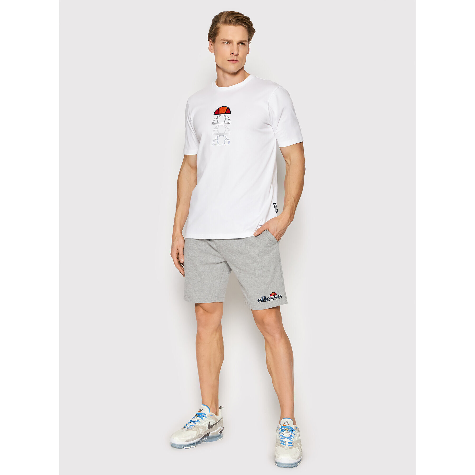 Ellesse Спортни шорти Silvan SHF09162 Сив Regular Fit - Pepit.bg