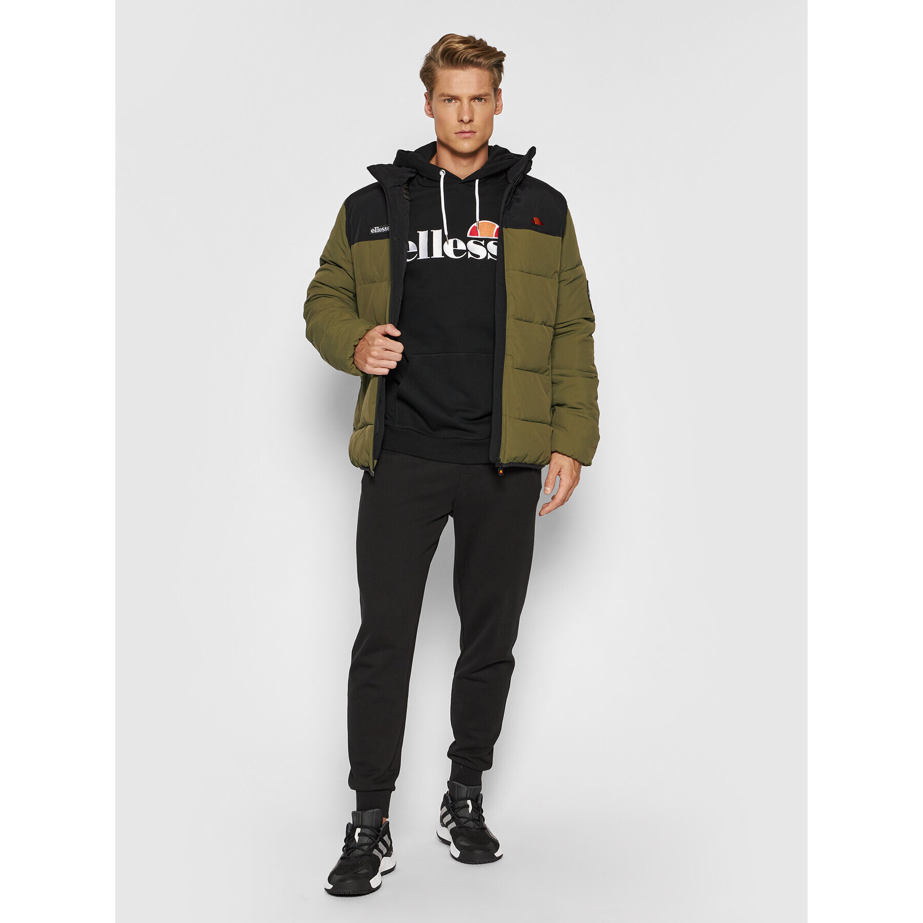 Ellesse Суитшърт Ferrer SHK13288 Черен Regular Fit - Pepit.bg