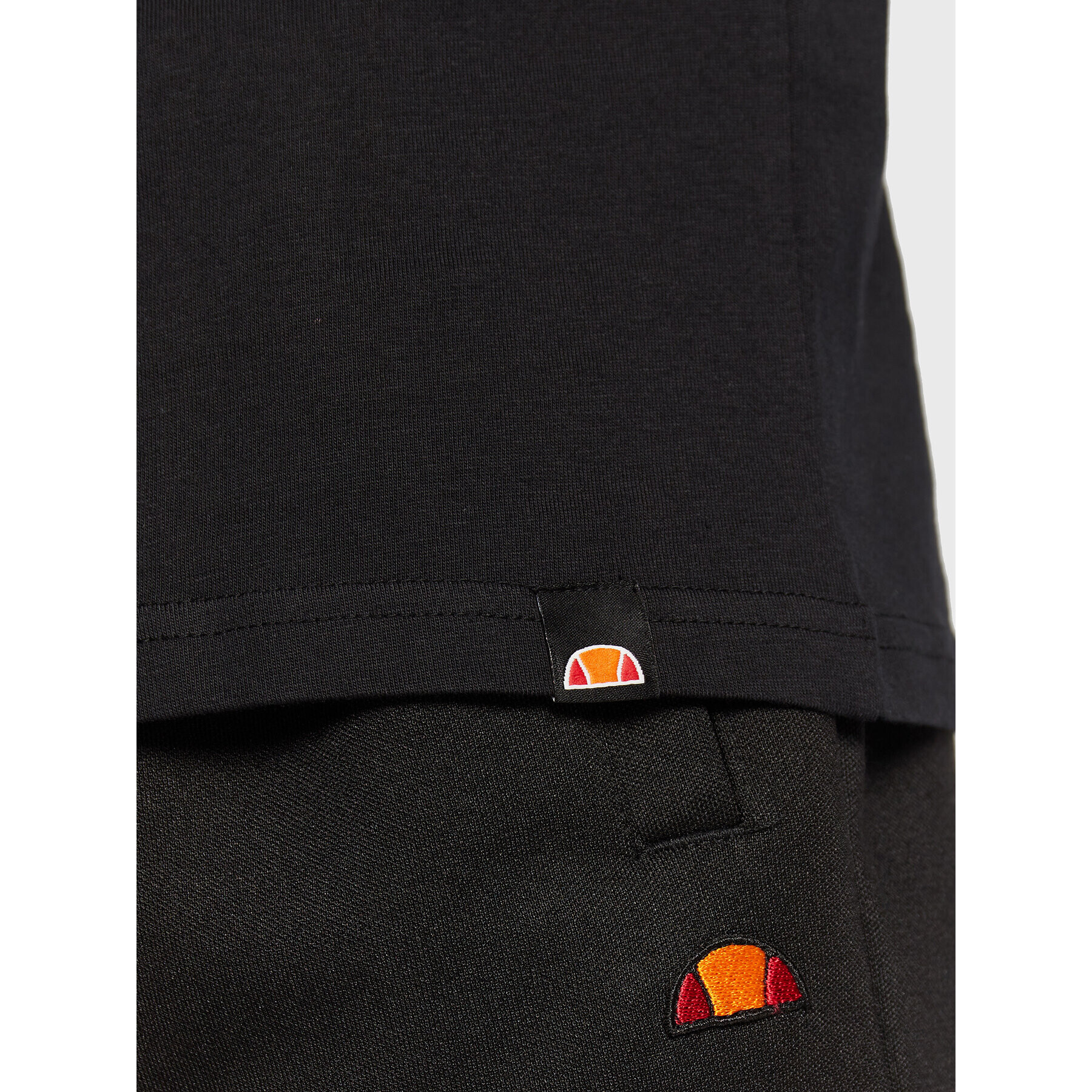 Ellesse Тишърт Aprel SHM06453 Черен Regular Fit - Pepit.bg