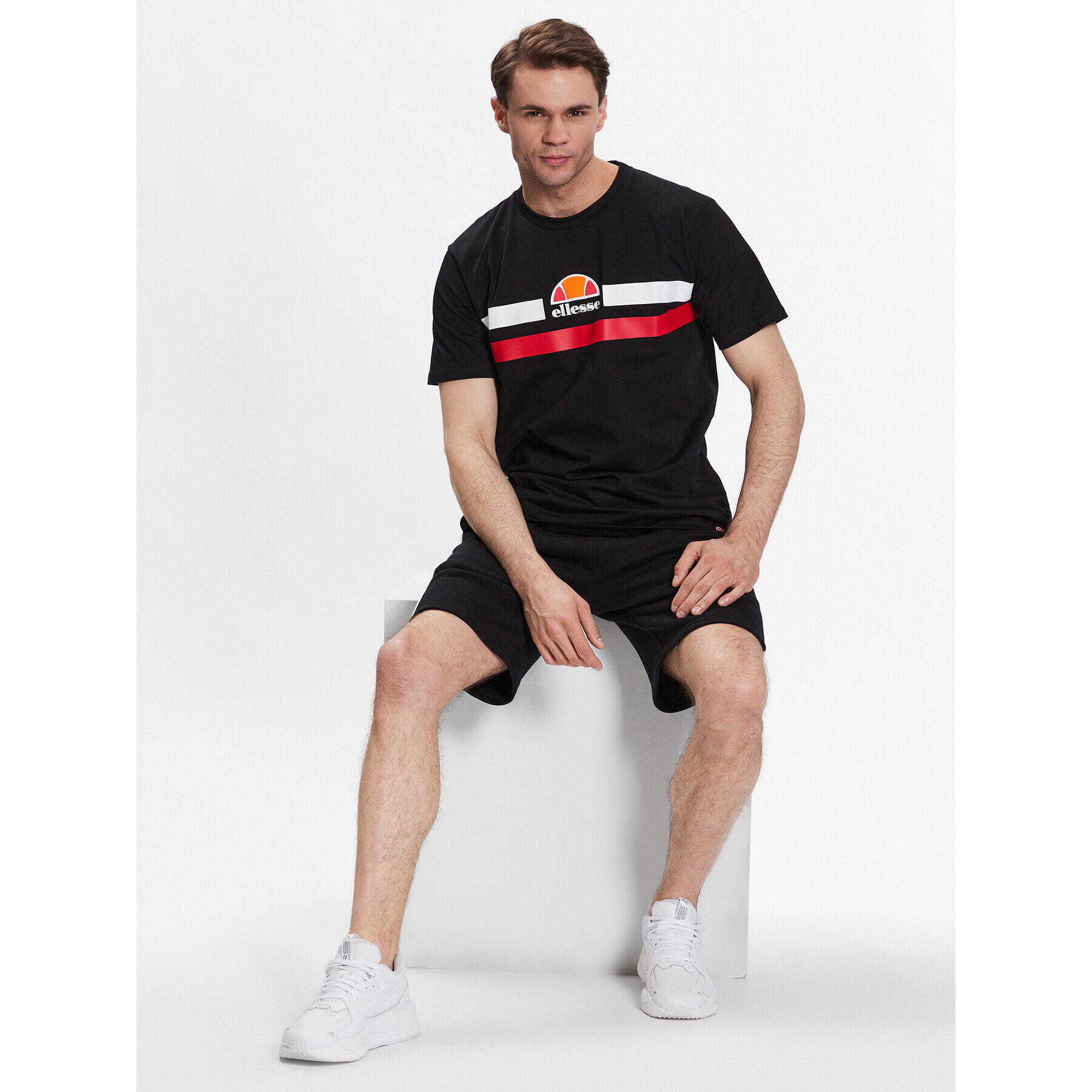 Ellesse Тишърт Aprel SHR06453 Черен Regular Fit - Pepit.bg