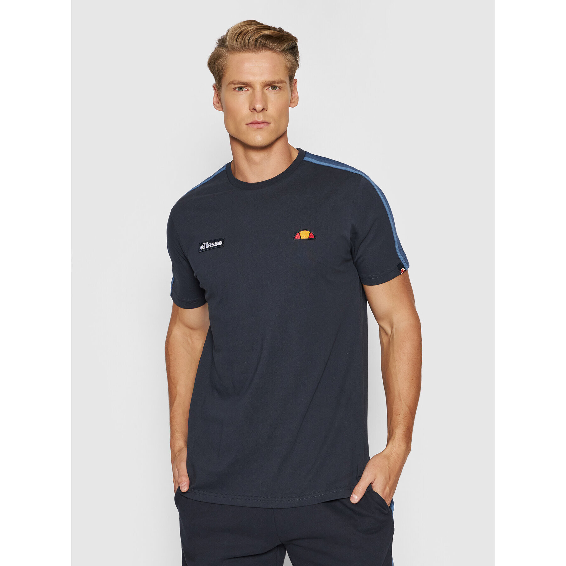 Ellesse Тишърт La Versa Tee SHK11505 Тъмносин Regular Fit - Pepit.bg