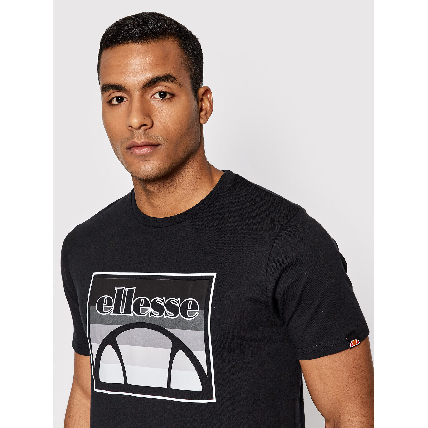 Ellesse Тишърт Pinupo SHN11926 Черен Regular Fit - Pepit.bg