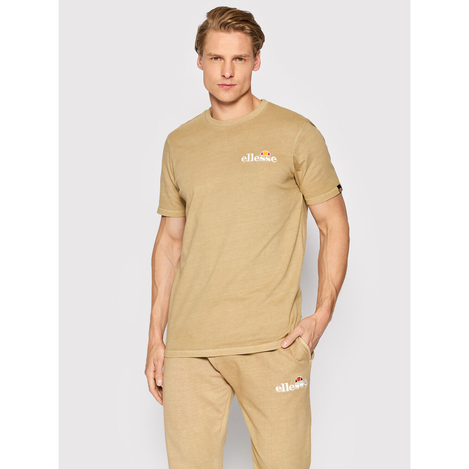 Ellesse Тишърт Tacomo SHM13143 Кафяв Regular Fit - Pepit.bg