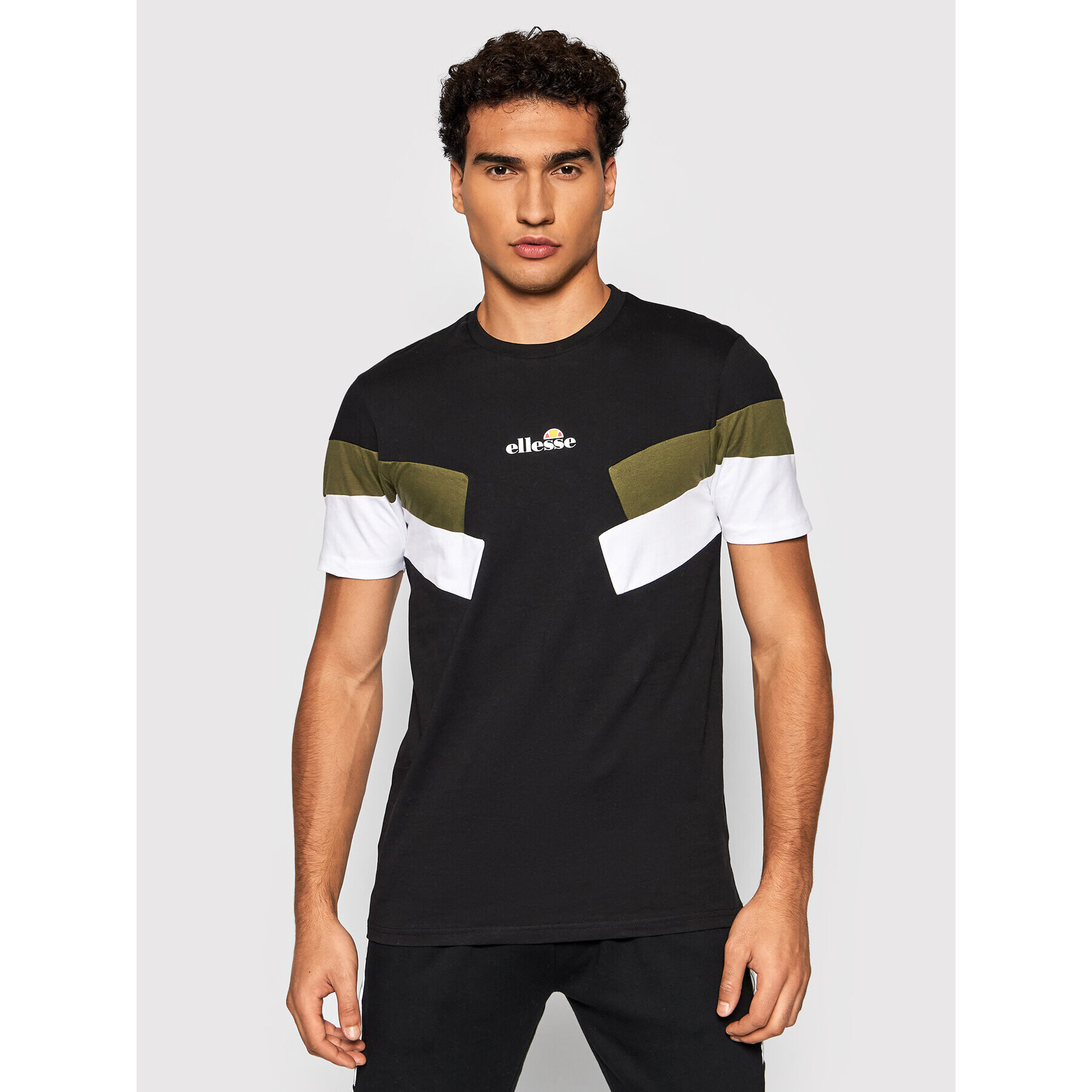 Ellesse Тишърт Vassan SHK13110 Черен Regular Fit - Pepit.bg