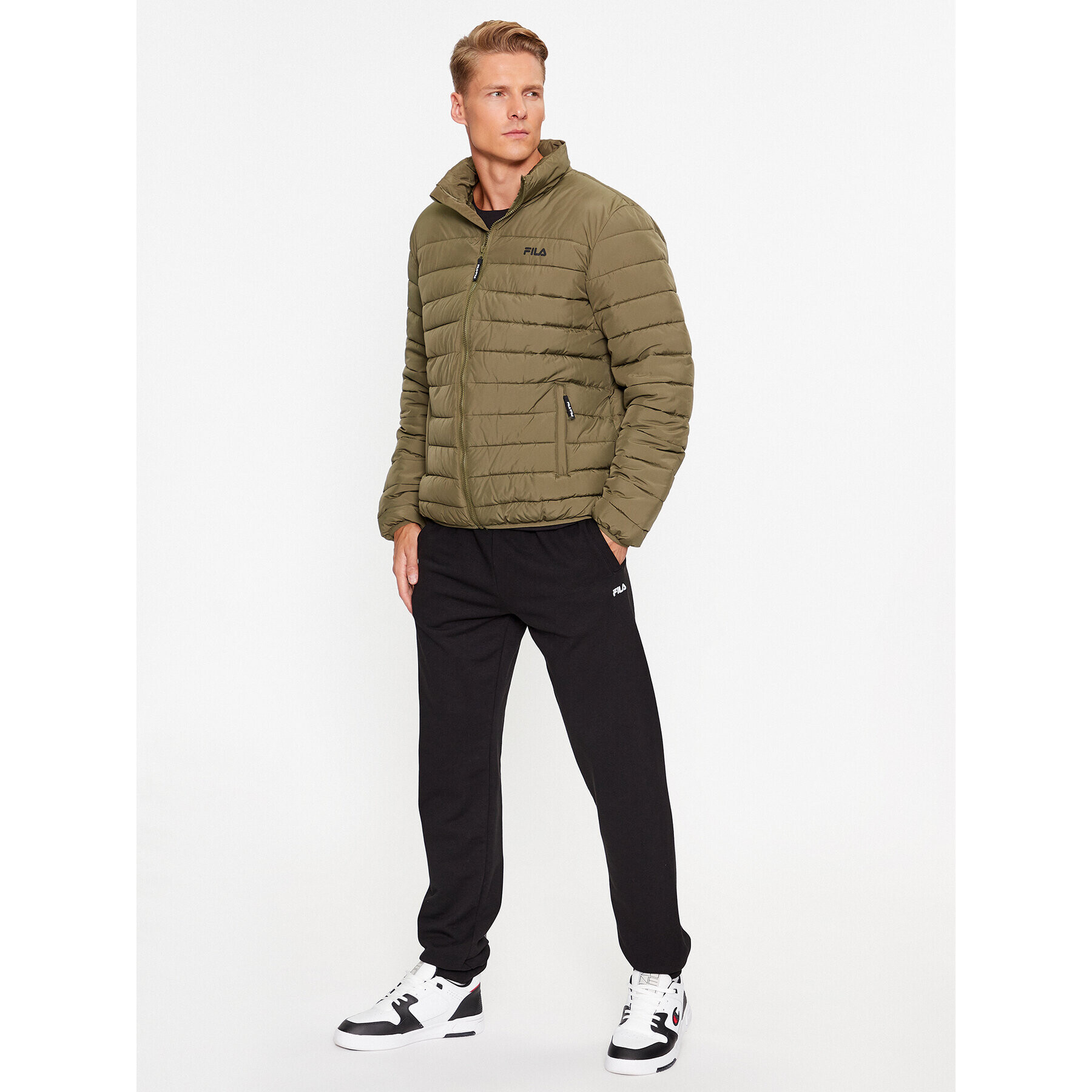 Fila Долнище анцуг FAM0342 Черен Regular Fit - Pepit.bg