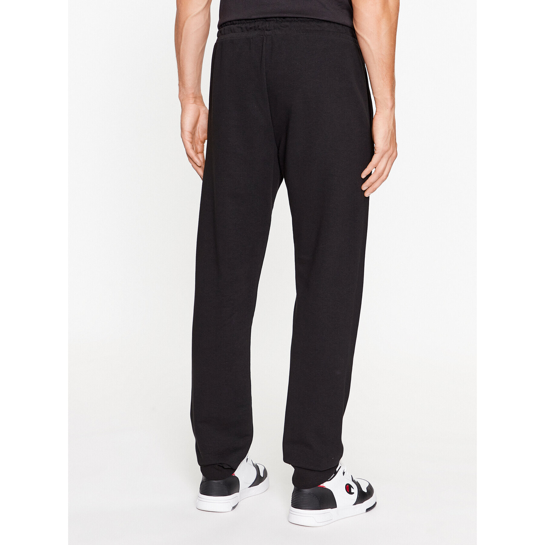 Fila Долнище анцуг FAM0342 Черен Regular Fit - Pepit.bg