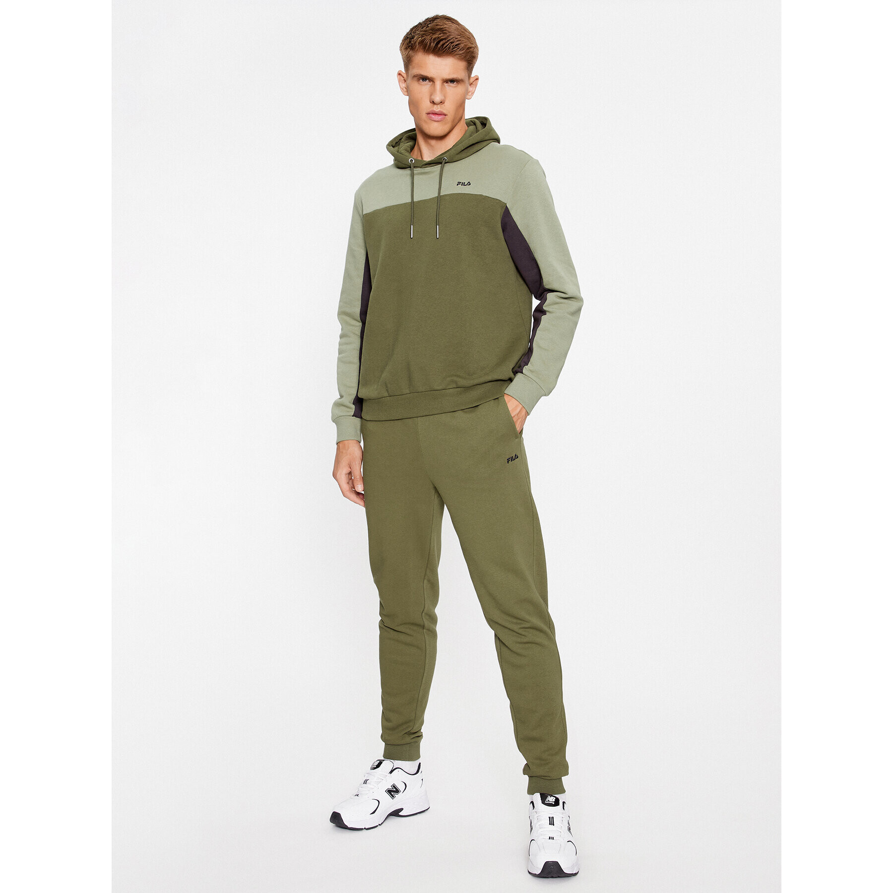 Fila Долнище анцуг FAM0500 Зелен Regular Fit - Pepit.bg