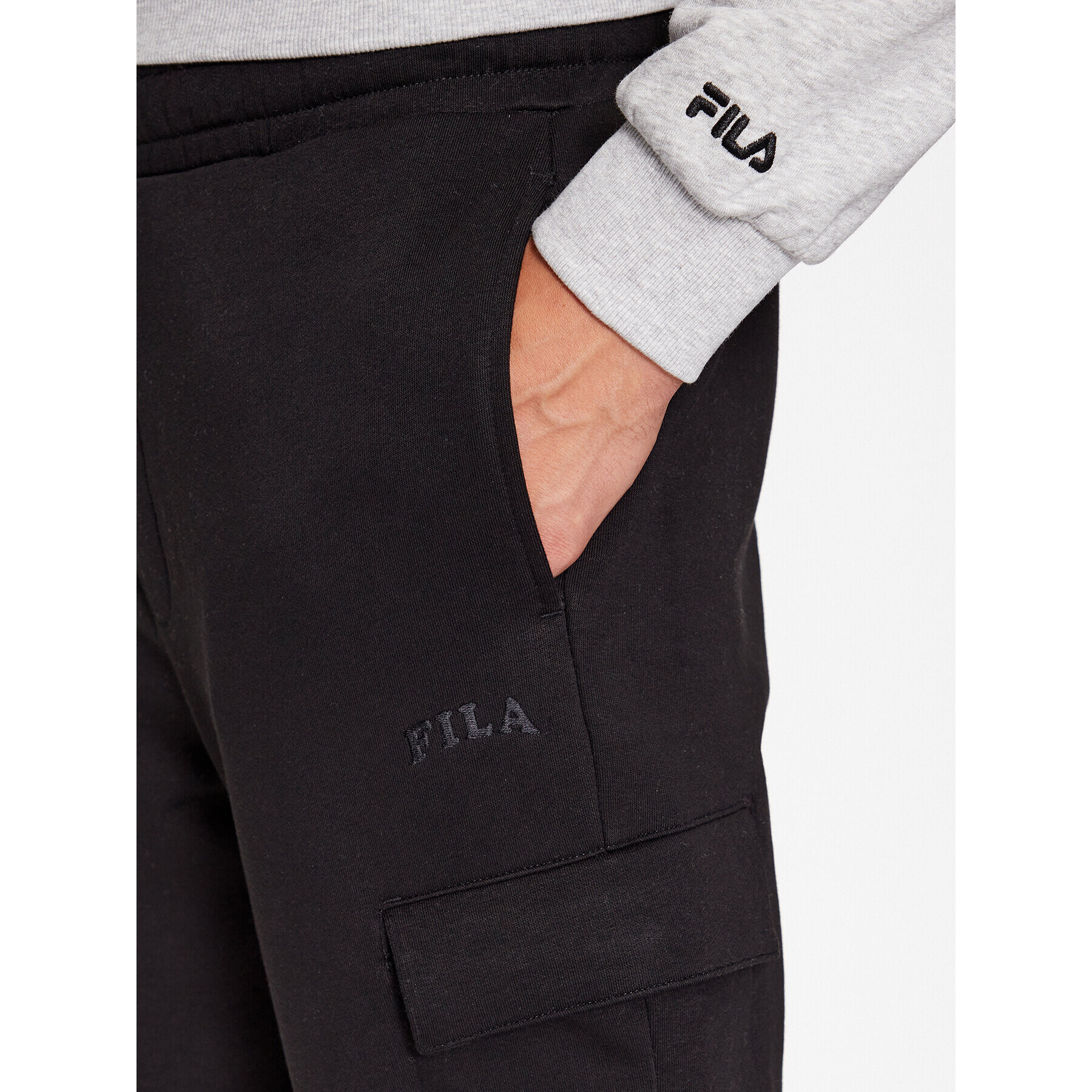 Fila Долнище анцуг FAM0548 Черен Regular Fit - Pepit.bg