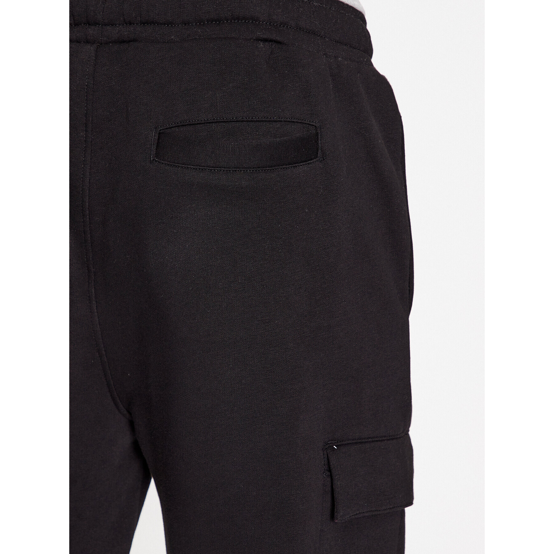Fila Долнище анцуг FAM0548 Черен Regular Fit - Pepit.bg