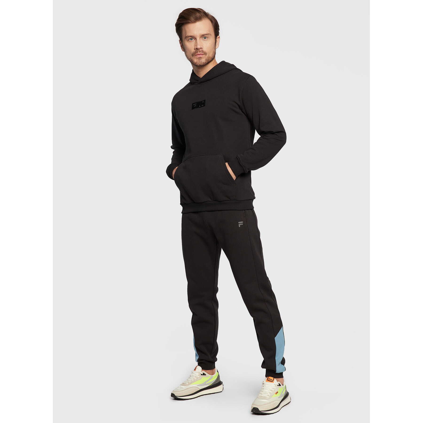 Fila Долнище анцуг Rabaul FAM0129 Черен Slim Fit - Pepit.bg