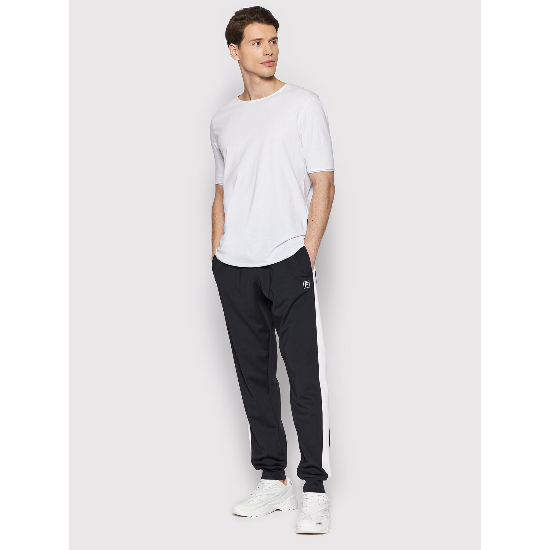 Fila Долнище анцуг Remond 689346 Черен Regular Fit - Pepit.bg