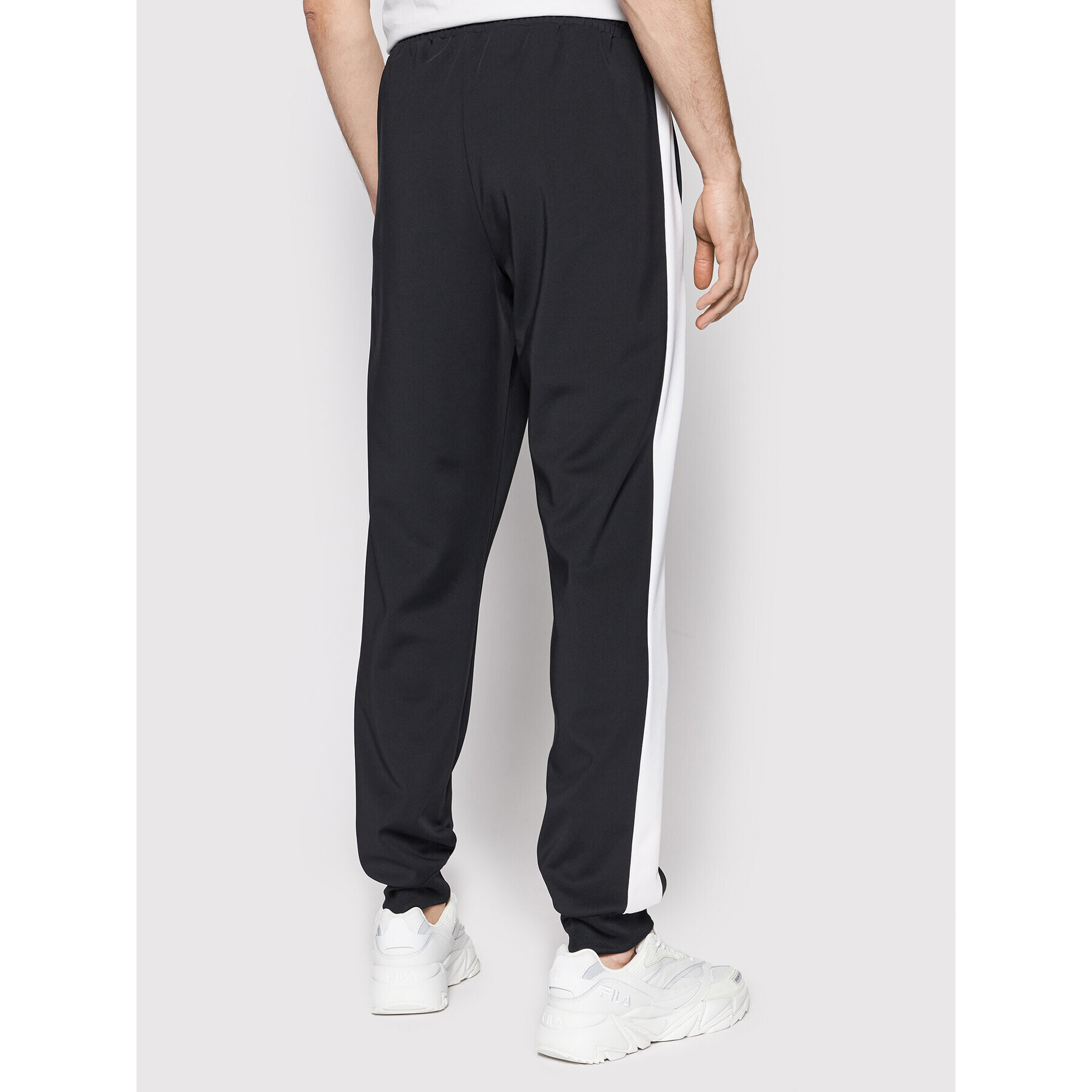 Fila Долнище анцуг Remond 689346 Черен Regular Fit - Pepit.bg