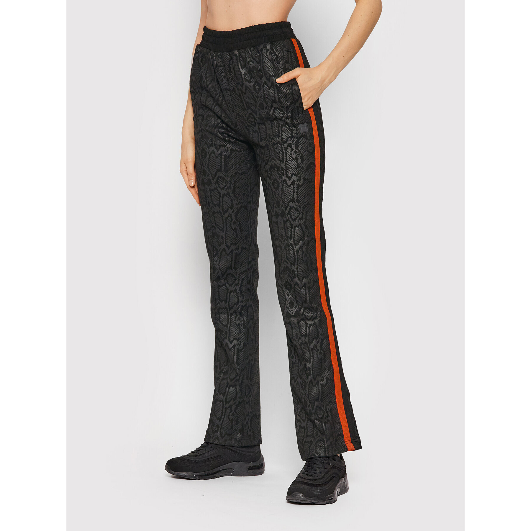 Fila Долнище анцуг Pandora 689142 Черен Regular Fit - Pepit.bg