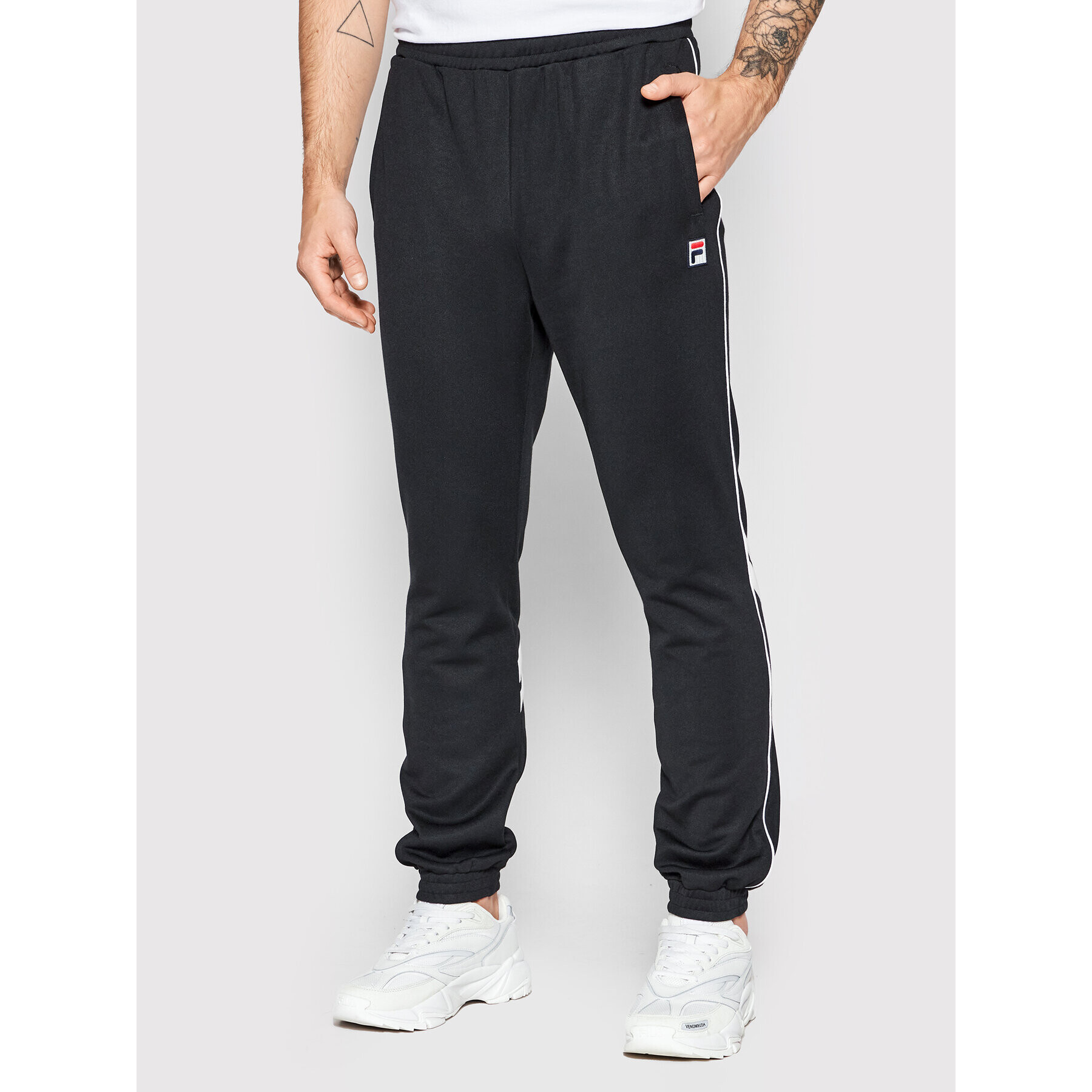 Fila Долнище анцуг Zvolen FAM0087 Черен Regular Fit - Pepit.bg