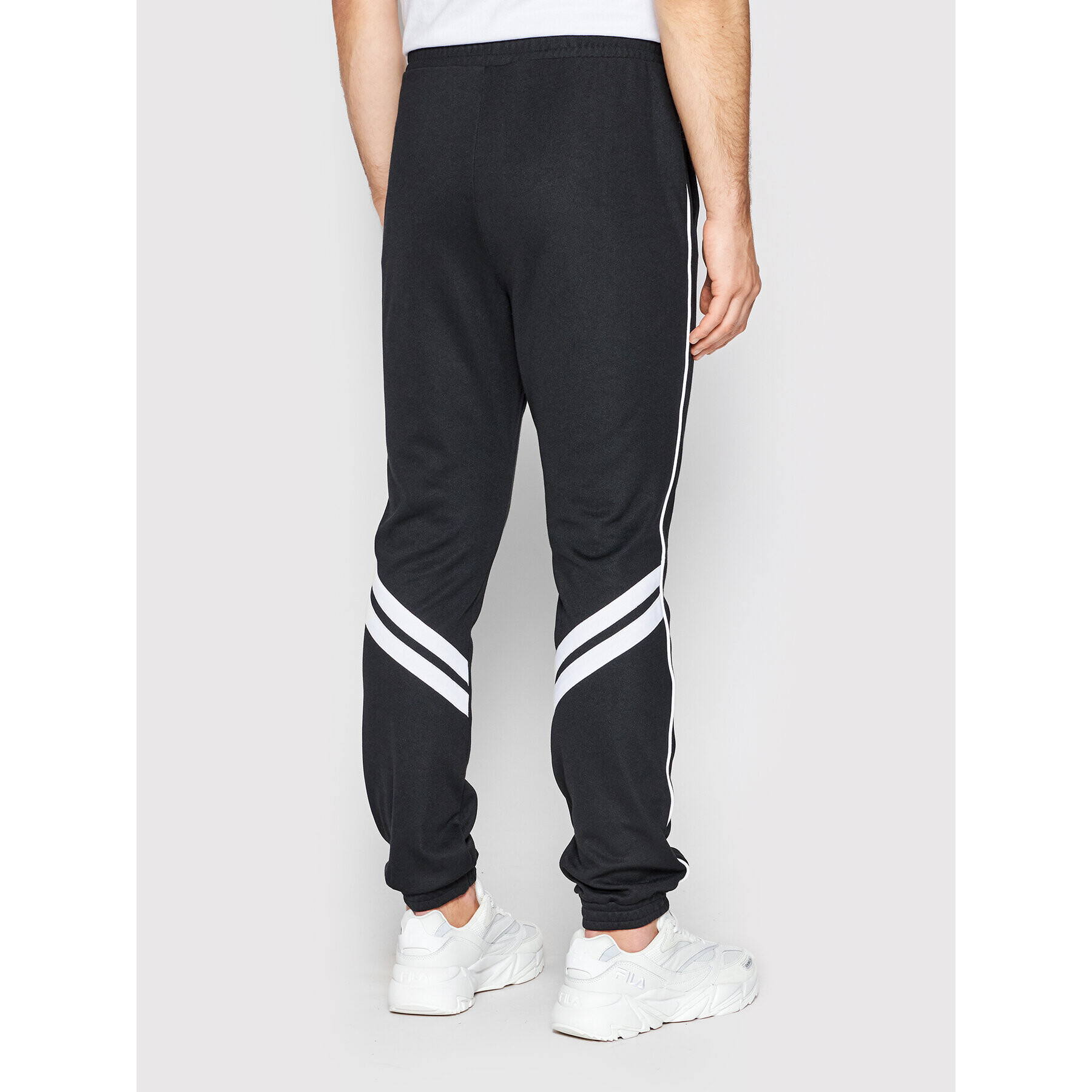 Fila Долнище анцуг Zvolen FAM0087 Черен Regular Fit - Pepit.bg