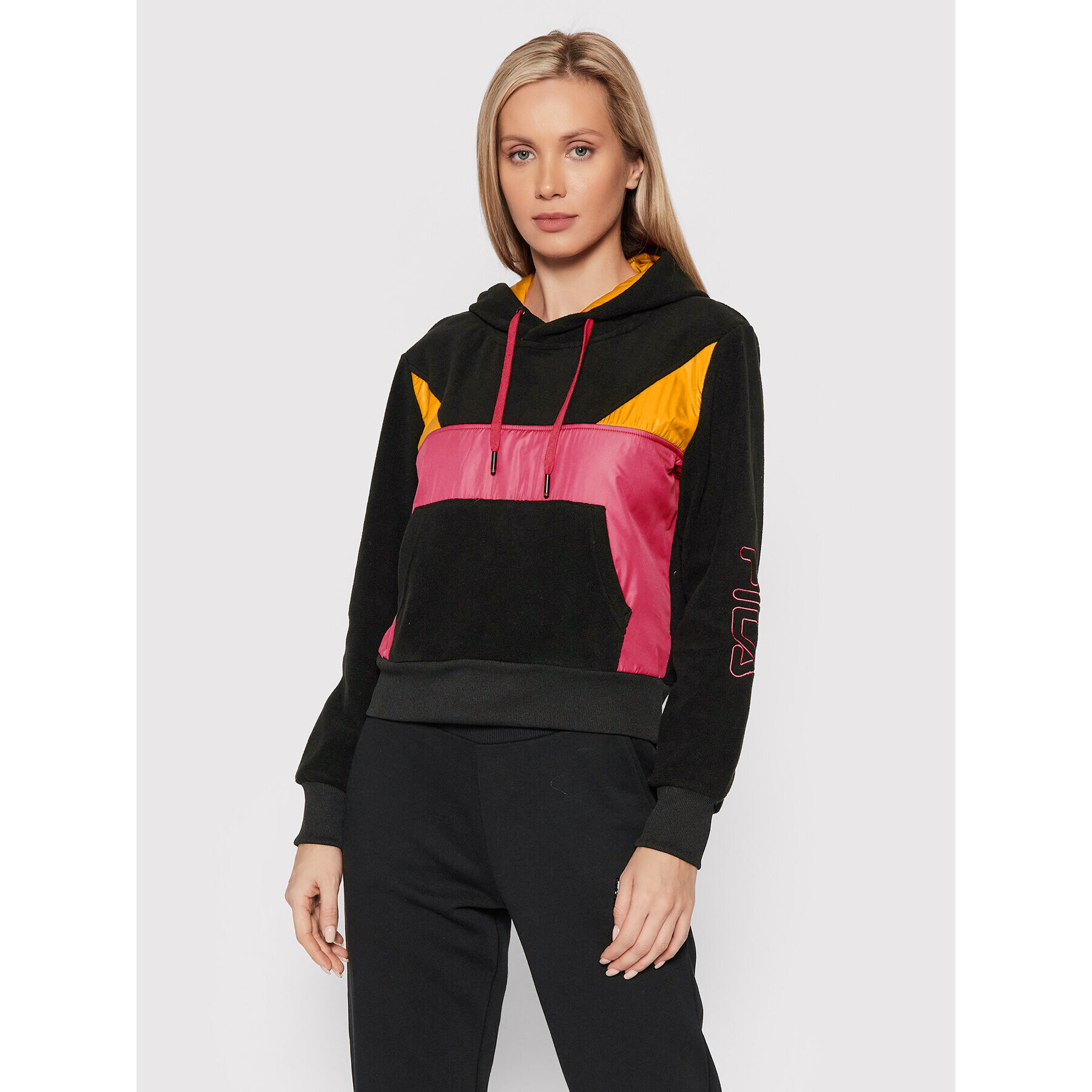 Fila Полар Pippa Cropped 683438 Черен Regular Fit - Pepit.bg