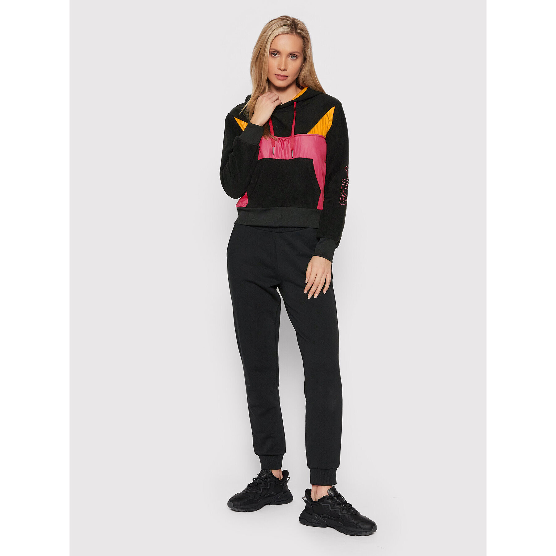 Fila Полар Pippa Cropped 683438 Черен Regular Fit - Pepit.bg