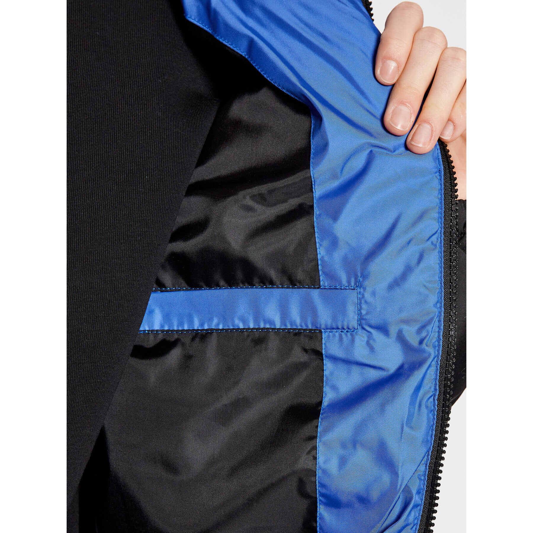 Fila Пухено яке Iris 683493 Черен Regular Fit - Pepit.bg