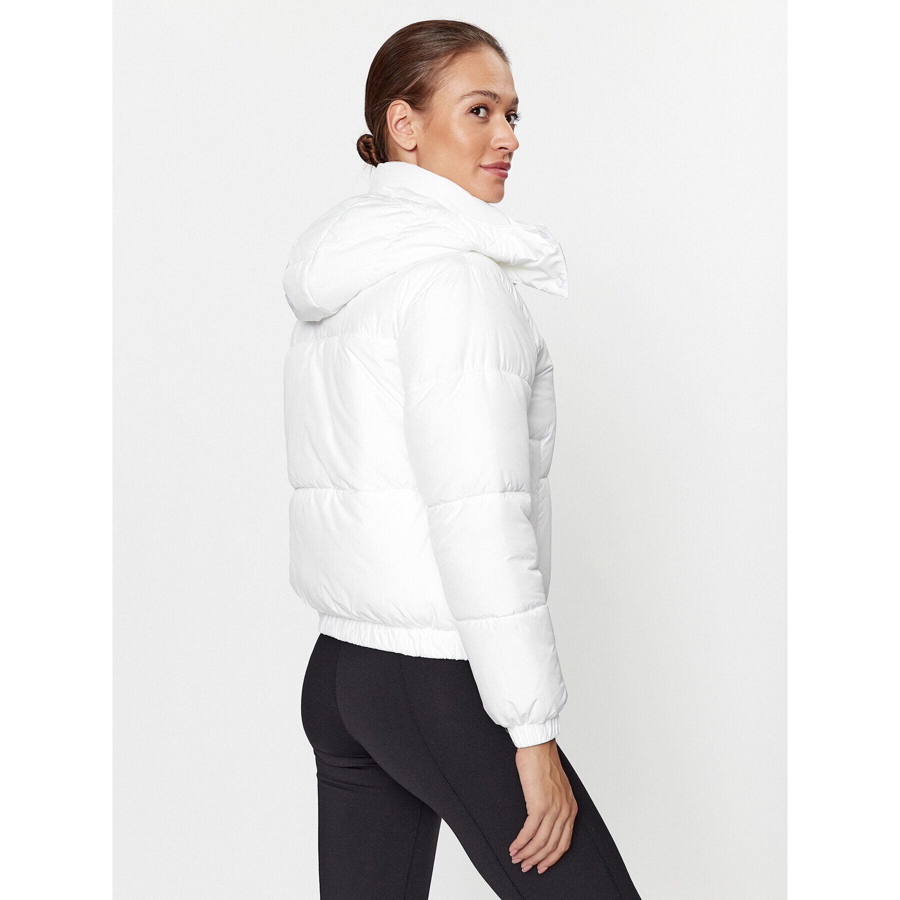 Fila Пухено яке FAW0549 Бял Regular Fit - Pepit.bg
