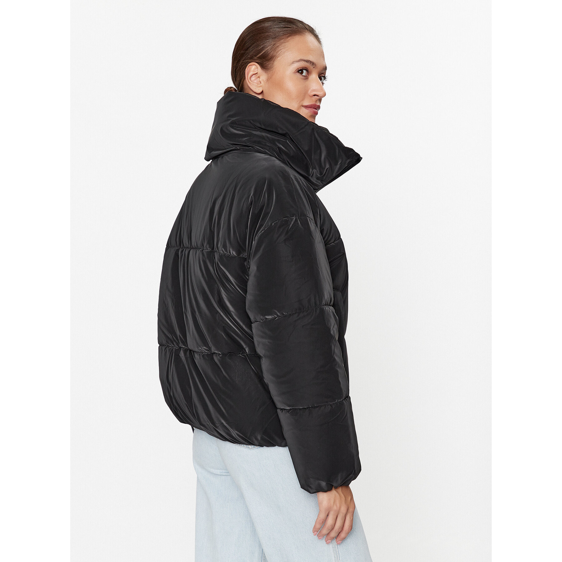 Fila Пухено яке FAW0645 Черен Regular Fit - Pepit.bg