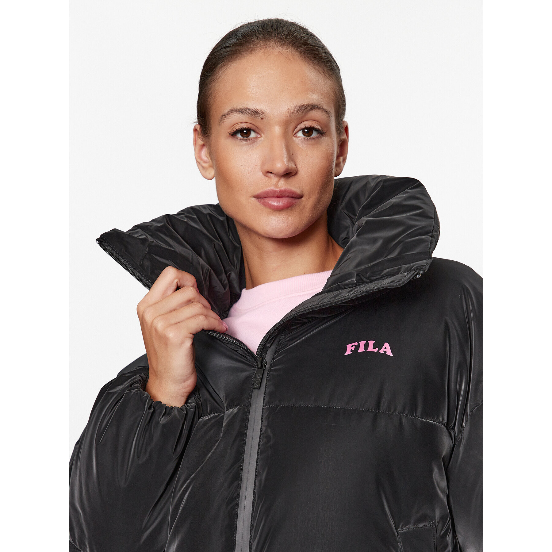 Fila Пухено яке FAW0645 Черен Regular Fit - Pepit.bg