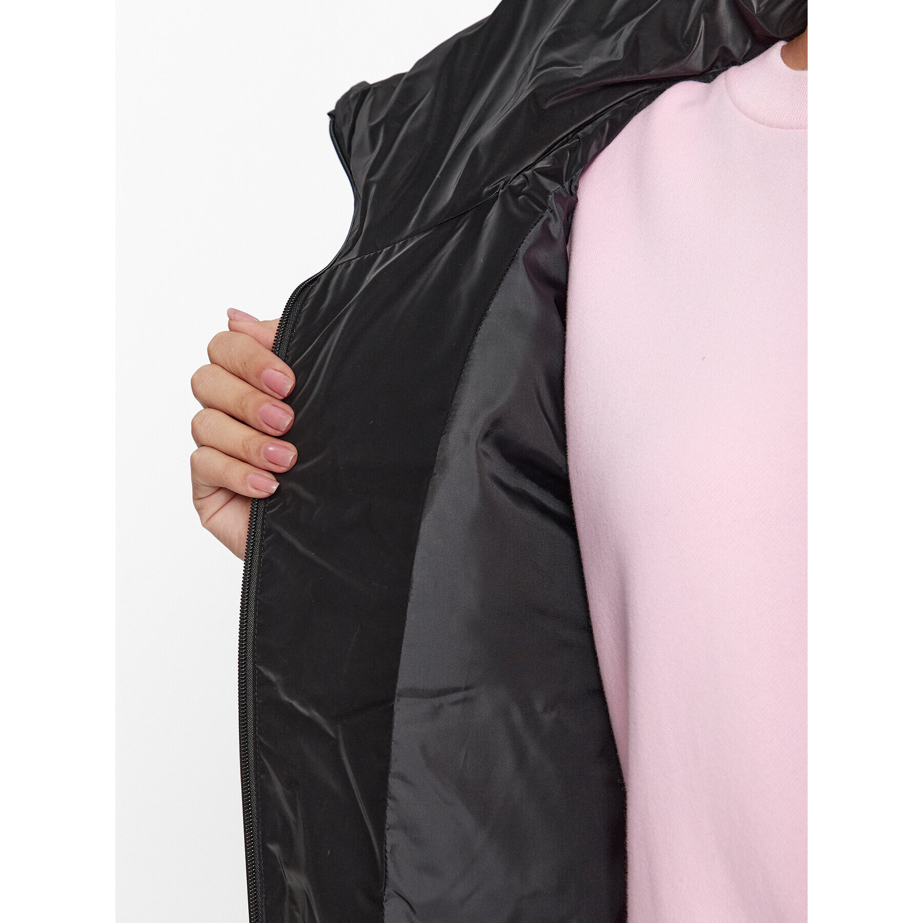 Fila Пухено яке FAW0645 Черен Regular Fit - Pepit.bg