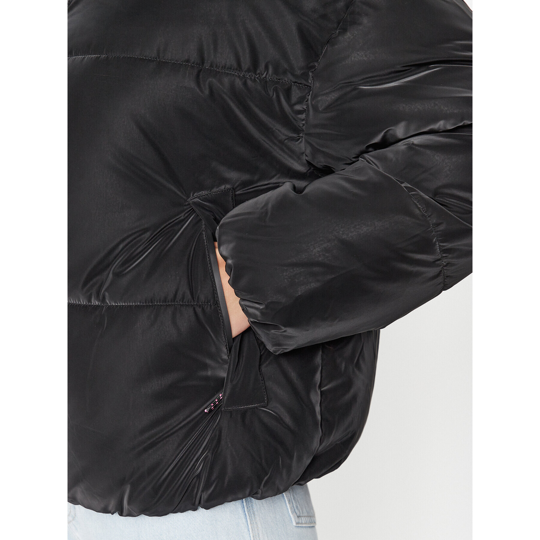 Fila Пухено яке FAW0645 Черен Regular Fit - Pepit.bg
