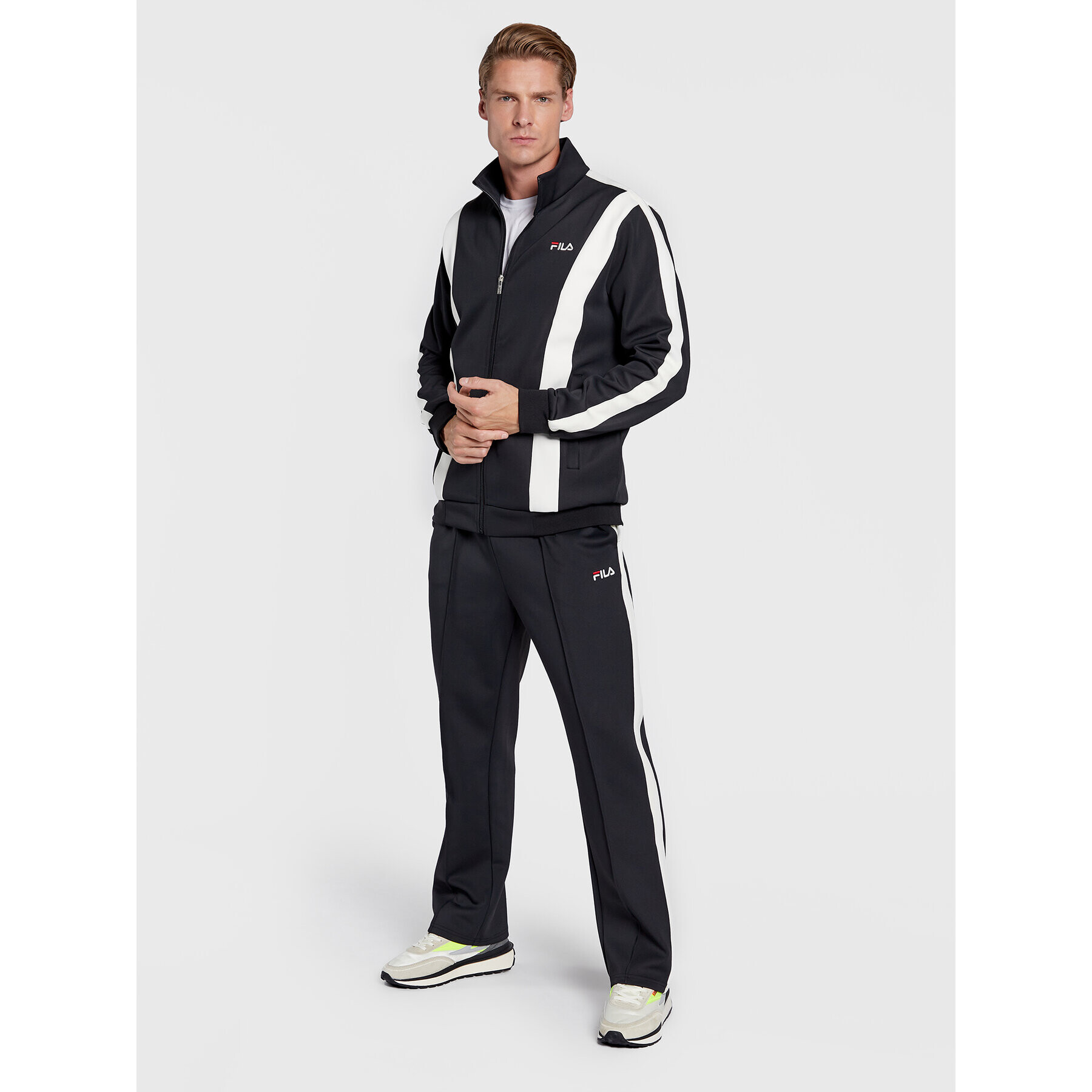 Fila Суитшърт Bastia FAM0173 Черен Regular Fit - Pepit.bg