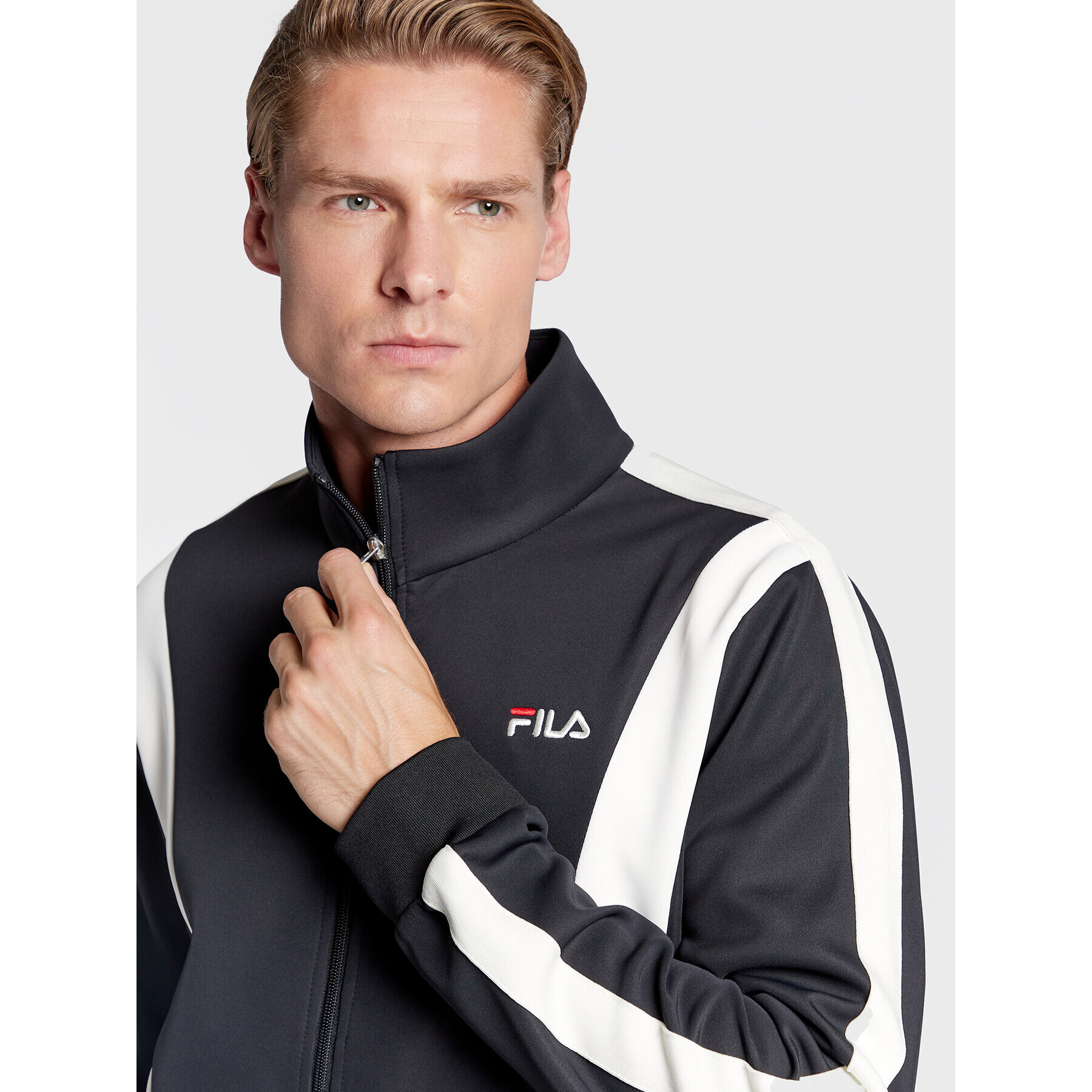 Fila Суитшърт Bastia FAM0173 Черен Regular Fit - Pepit.bg