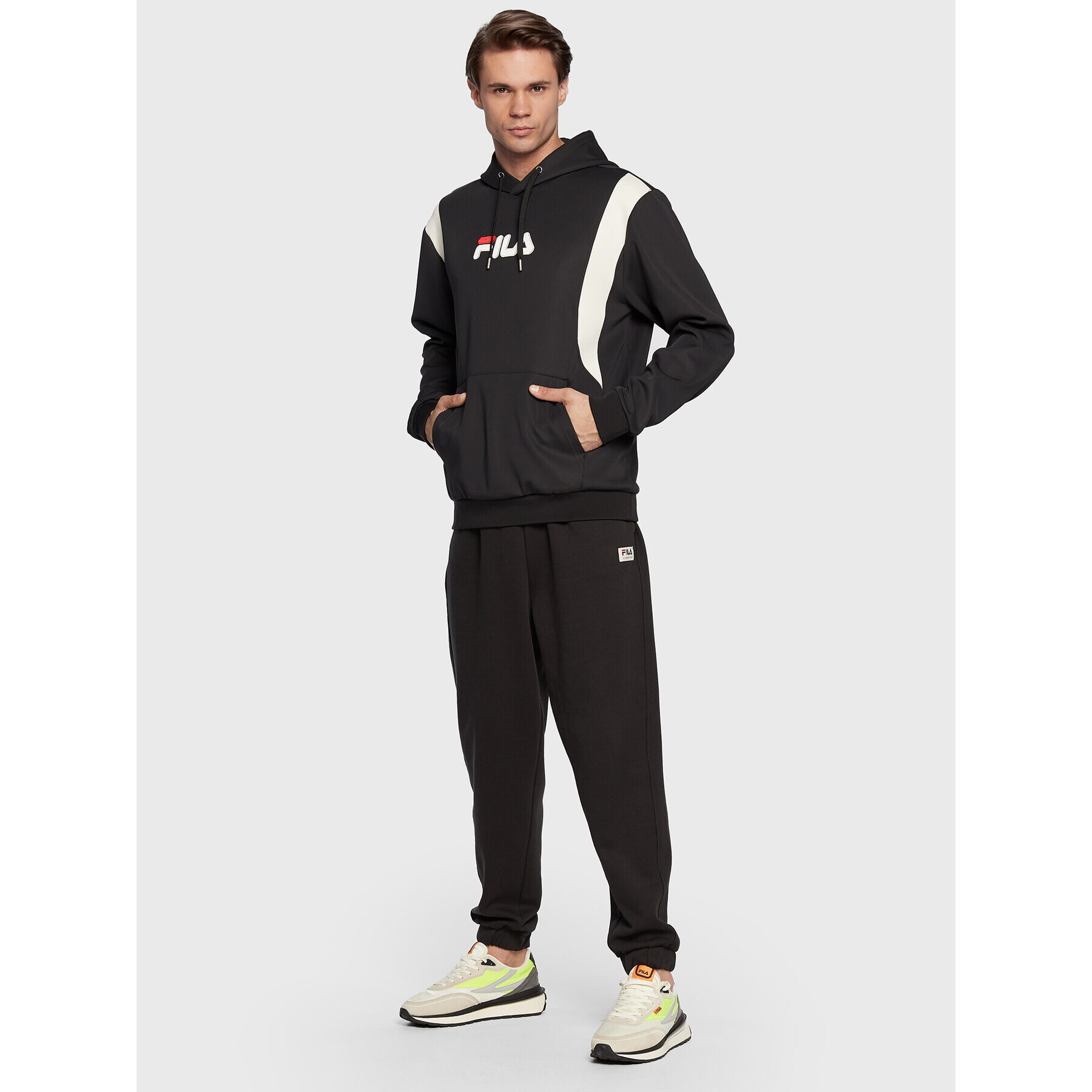 Fila Суитшърт Bogno FAM0176 Черен Regular Fit - Pepit.bg