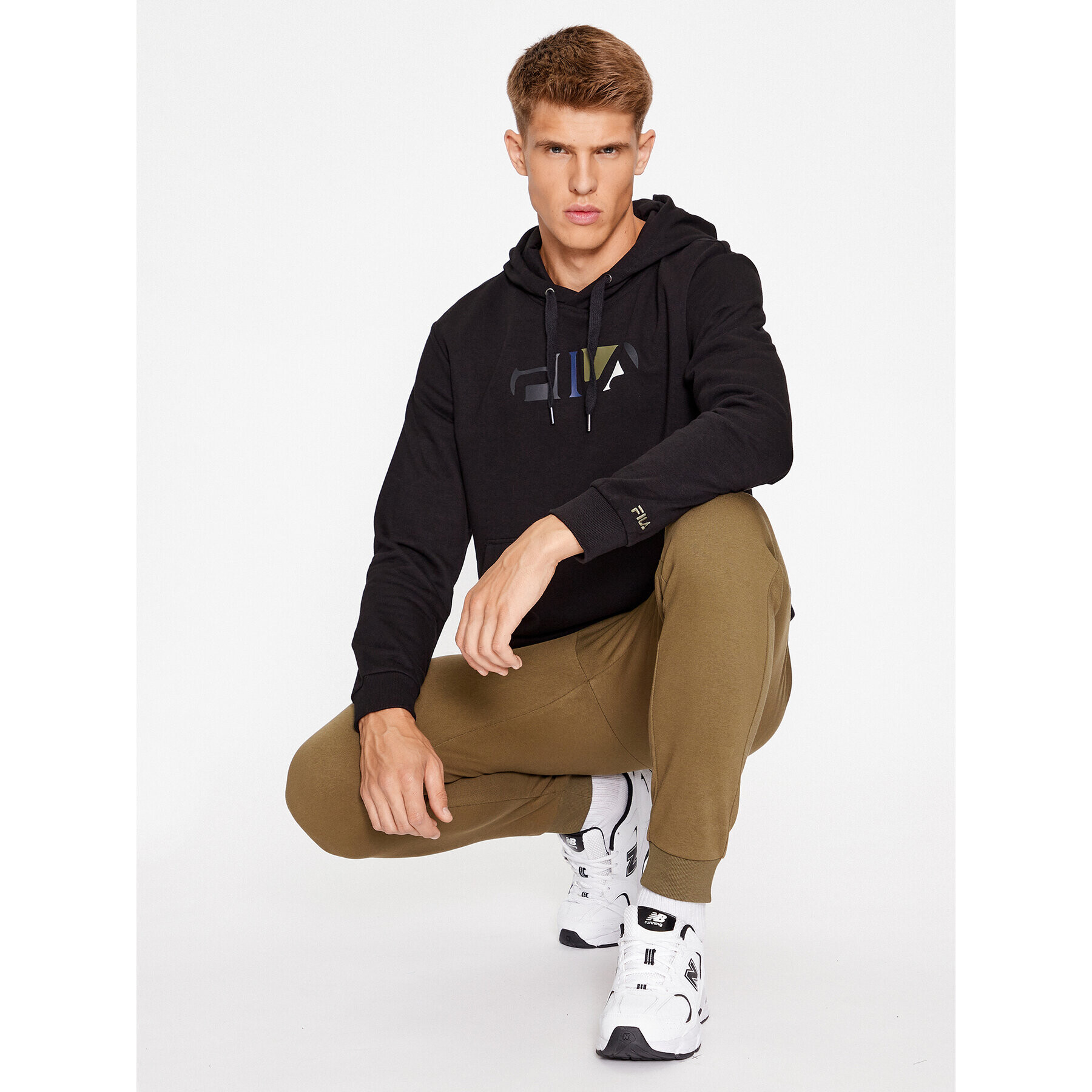 Fila Суитшърт FAM0511 Черен Regular Fit - Pepit.bg