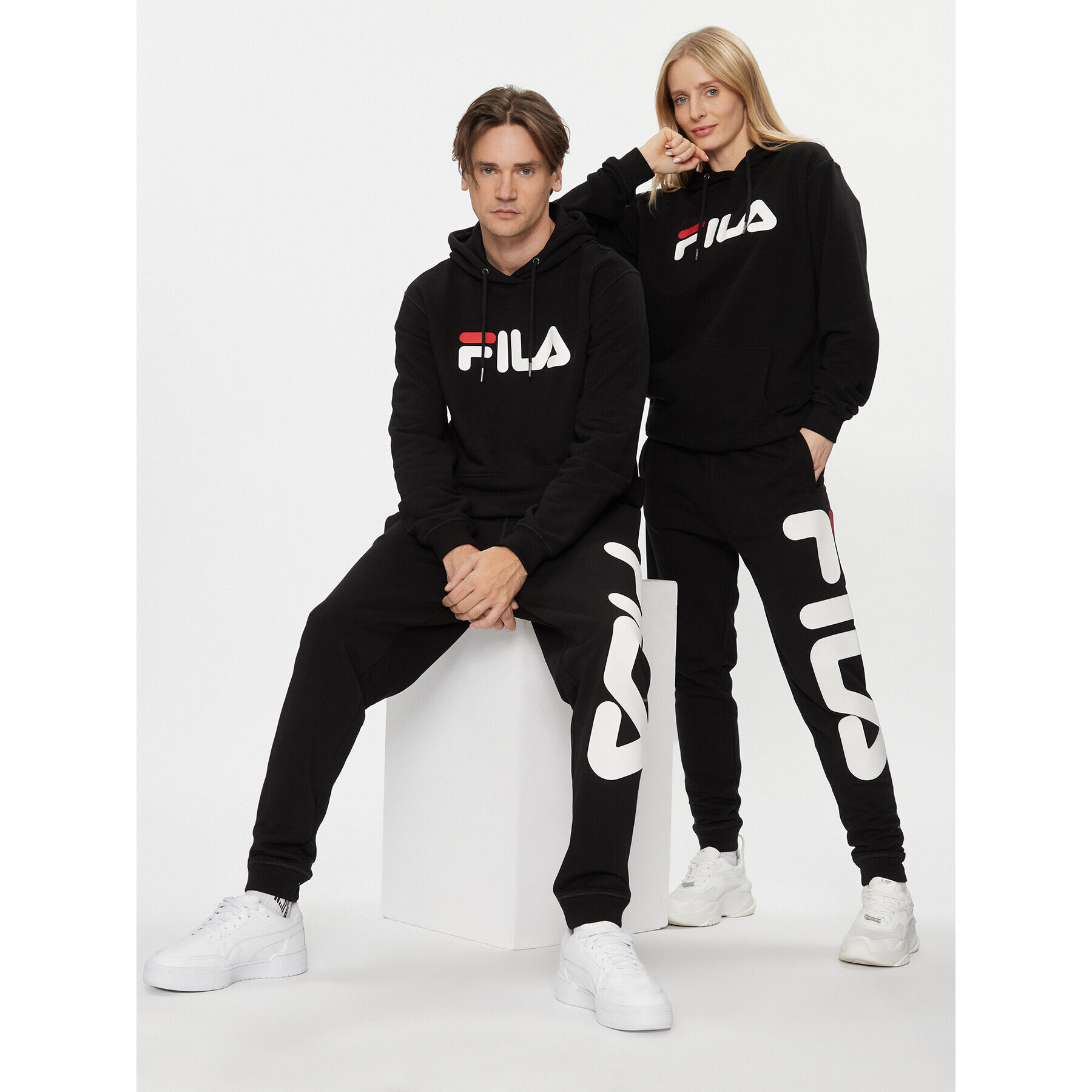 Fila Суитшърт FAU0068 Черен Regular Fit - Pepit.bg