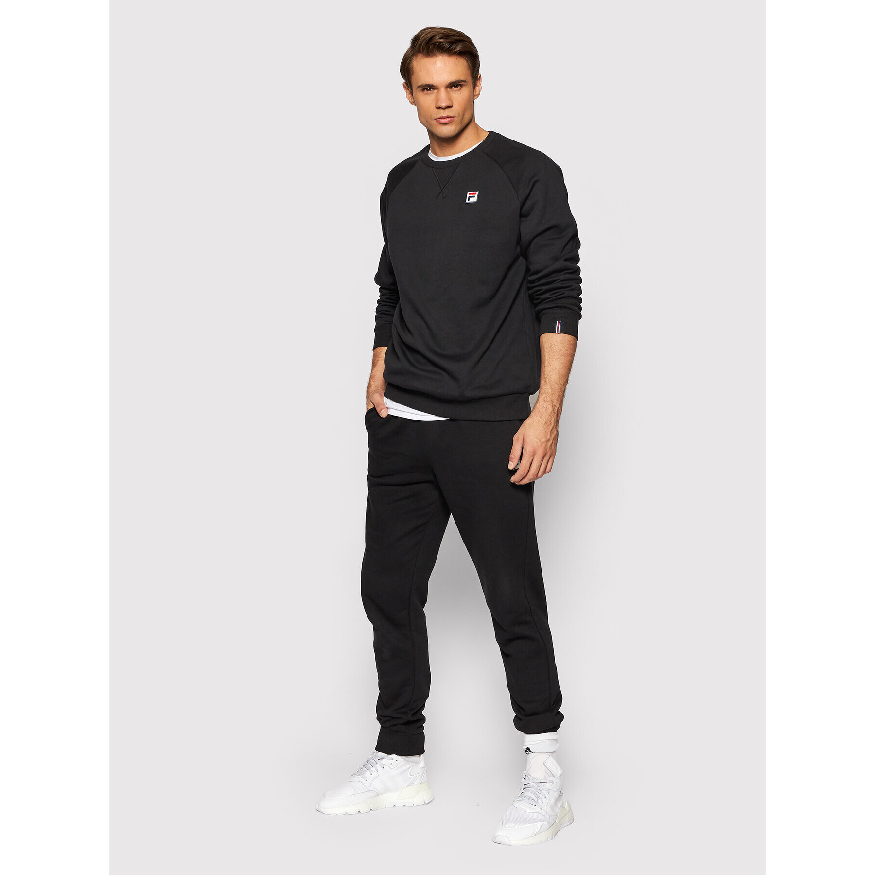 Fila Суитшърт Heath Raglan 689038 Черен Regular Fit - Pepit.bg