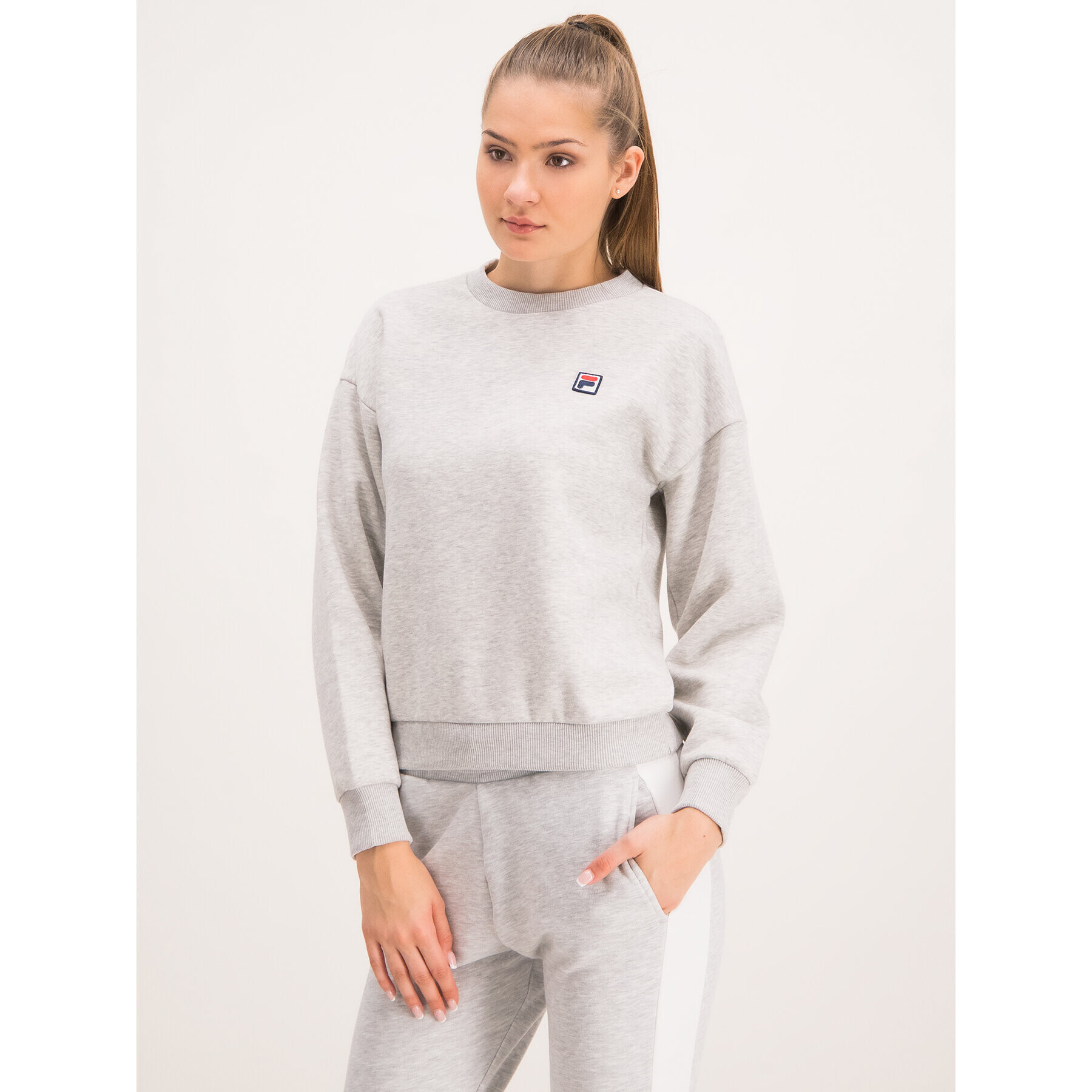 Fila Суитшърт Suzanna 687456 Сив Regular Fit - Pepit.bg