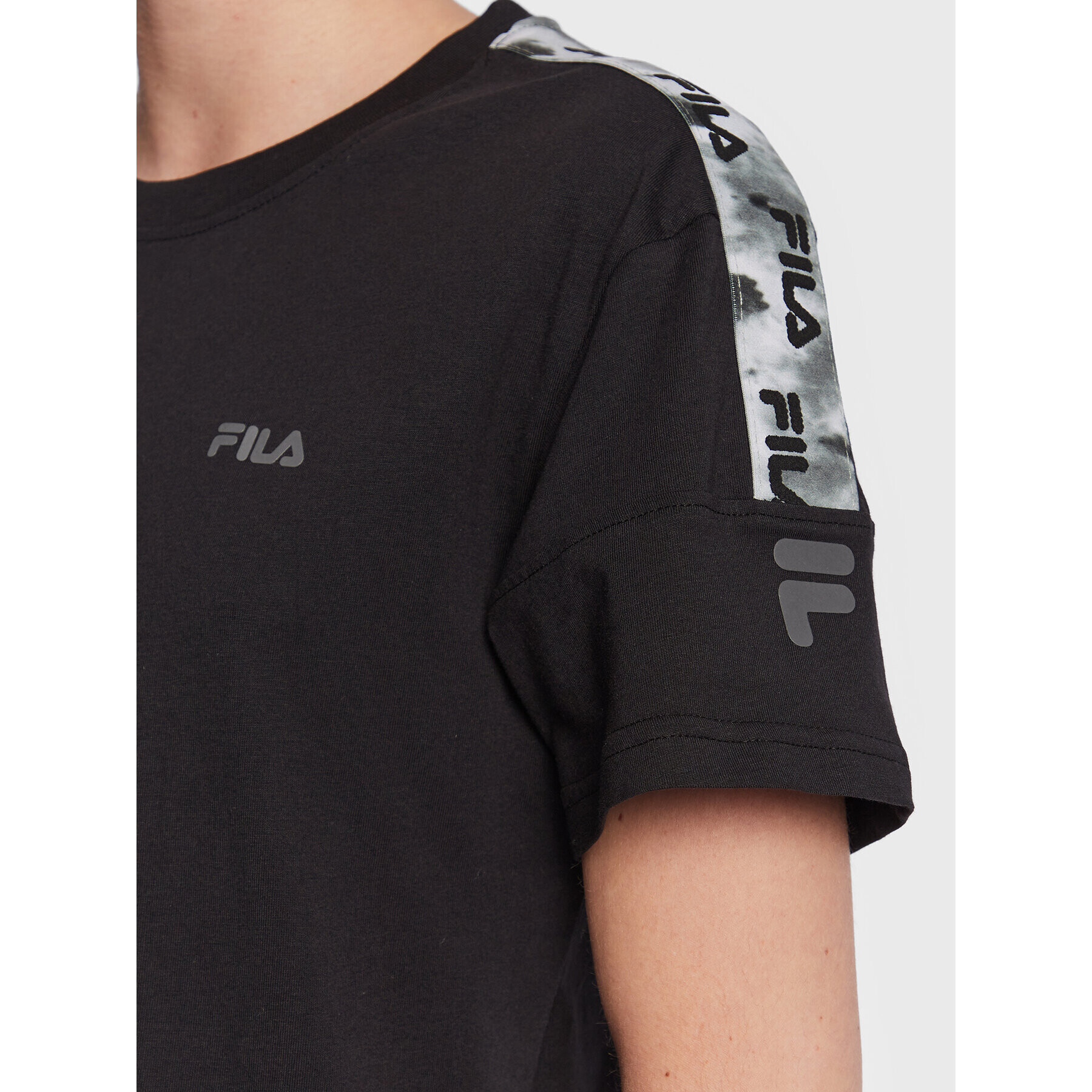 Fila Тишърт Bonfol FAW0288 Черен Regular Fit - Pepit.bg