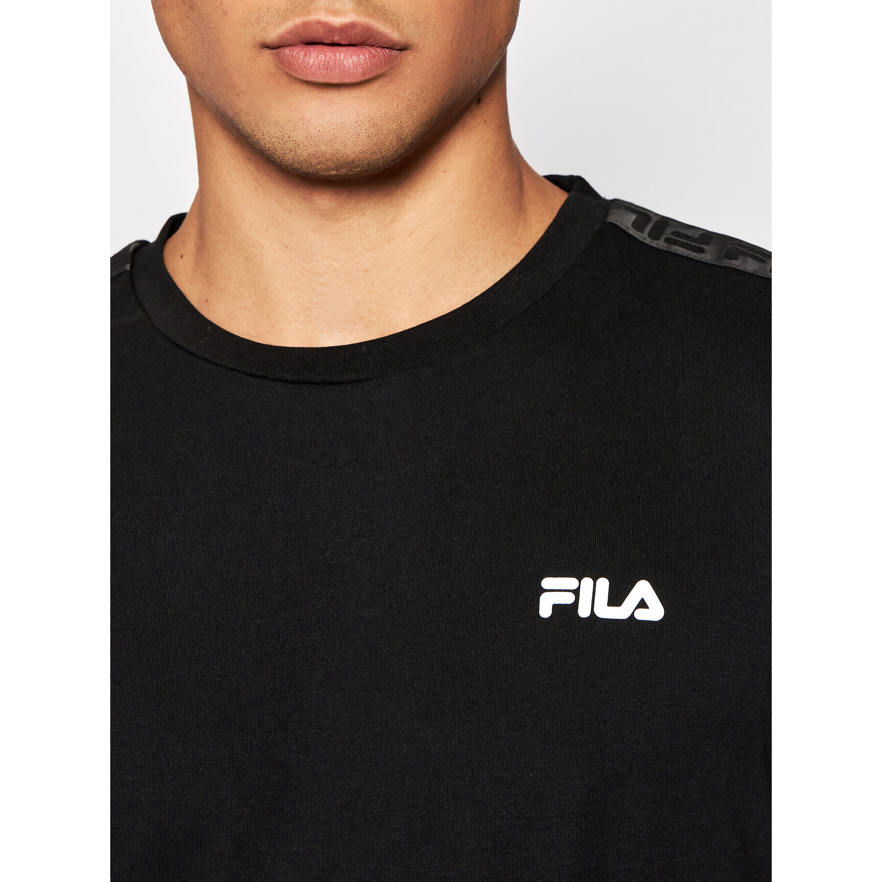 Fila Тишърт Nam 689137 Черен Regular Fit - Pepit.bg