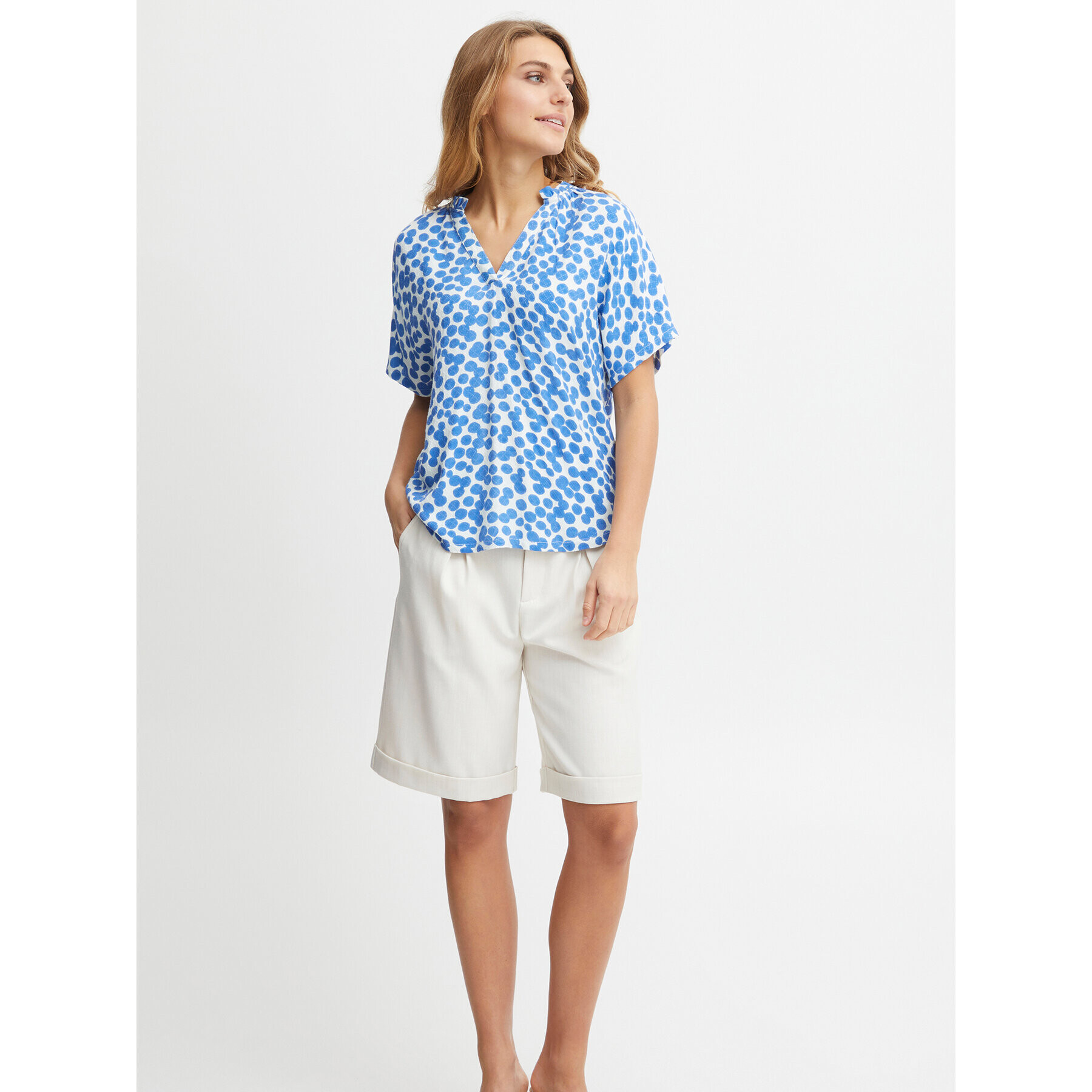 Fransa Шорти от плат 20611916 Екрю Relaxed Fit - Pepit.bg