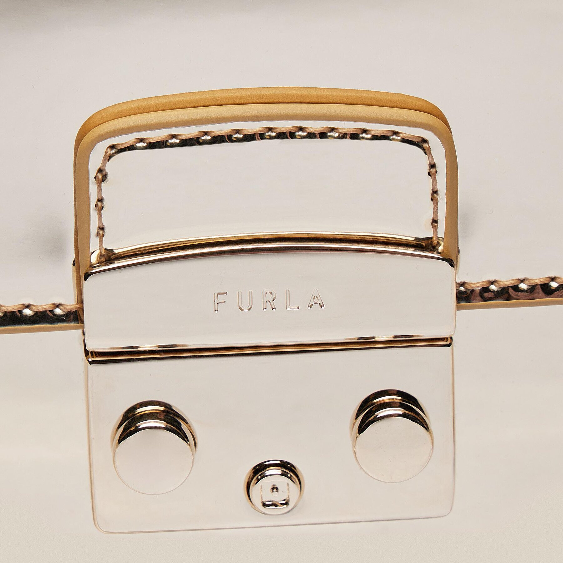 Furla Дамска чанта Metropolis Mini Crossbody WE00446BX2052CGD001007 Златист - Pepit.bg