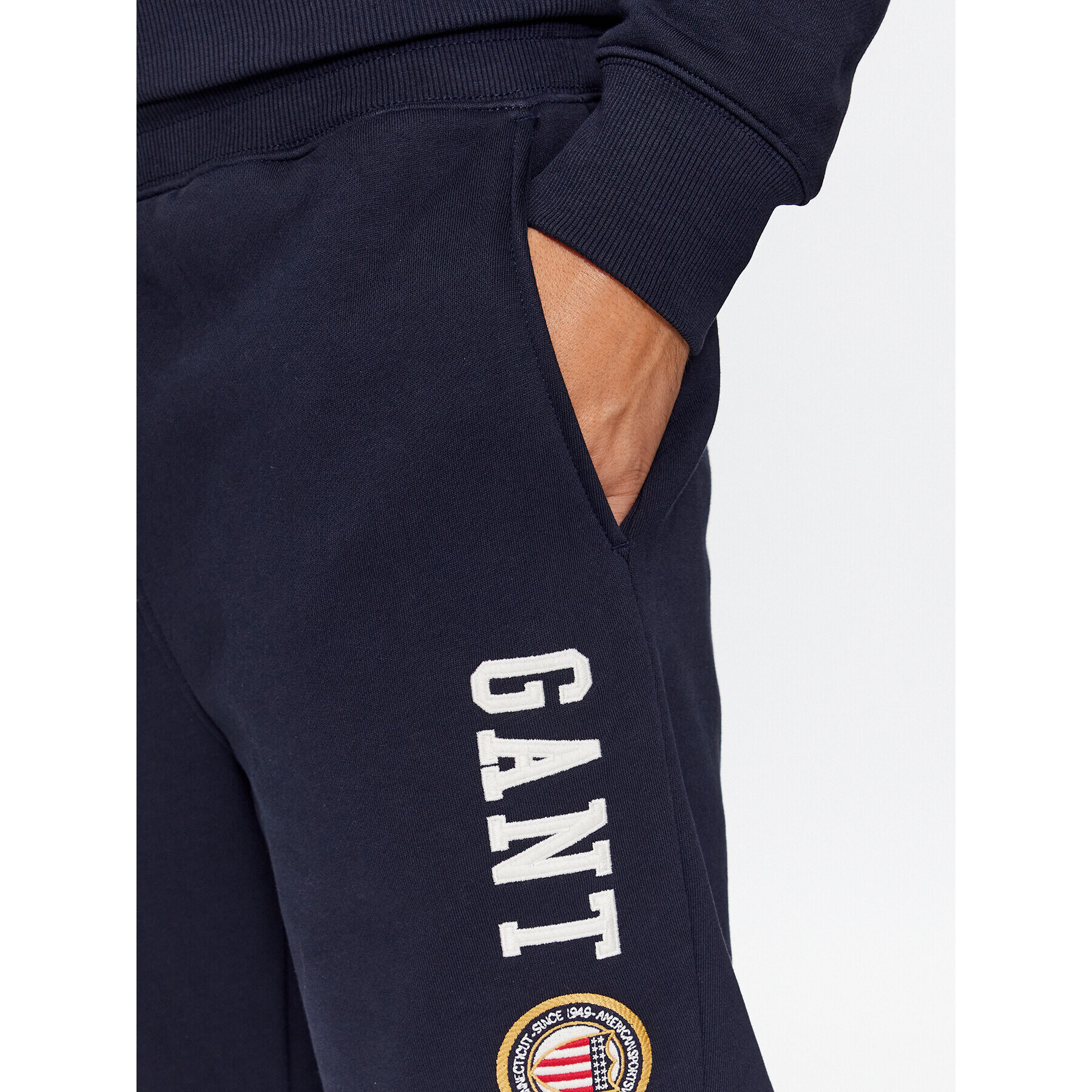 Gant Долнище анцуг Crest Pants 2006075 Тъмносин Relaxed Fit - Pepit.bg