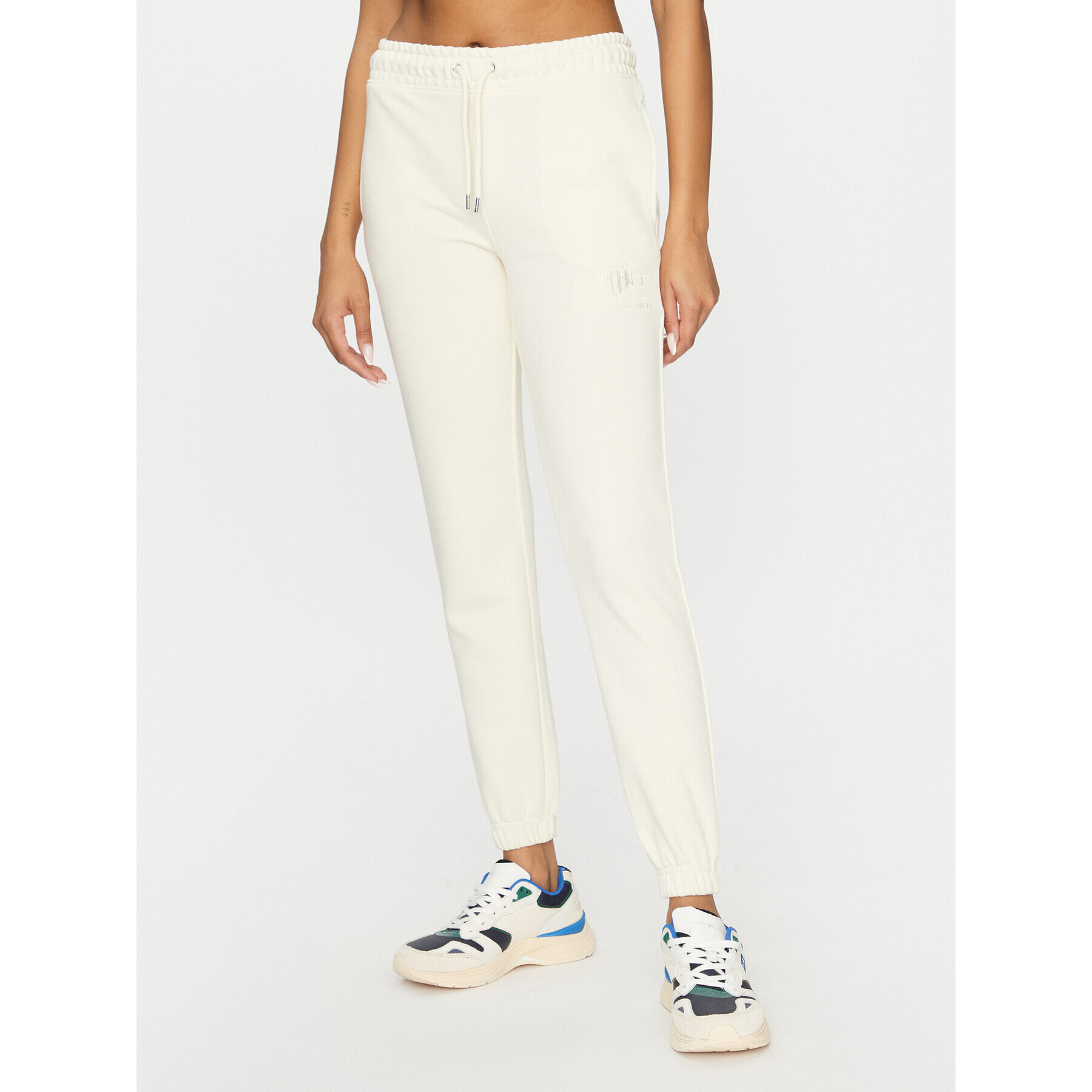 Gant Долнище анцуг Reg Tonal Shield 4200709 Екрю Regular Fit - Pepit.bg