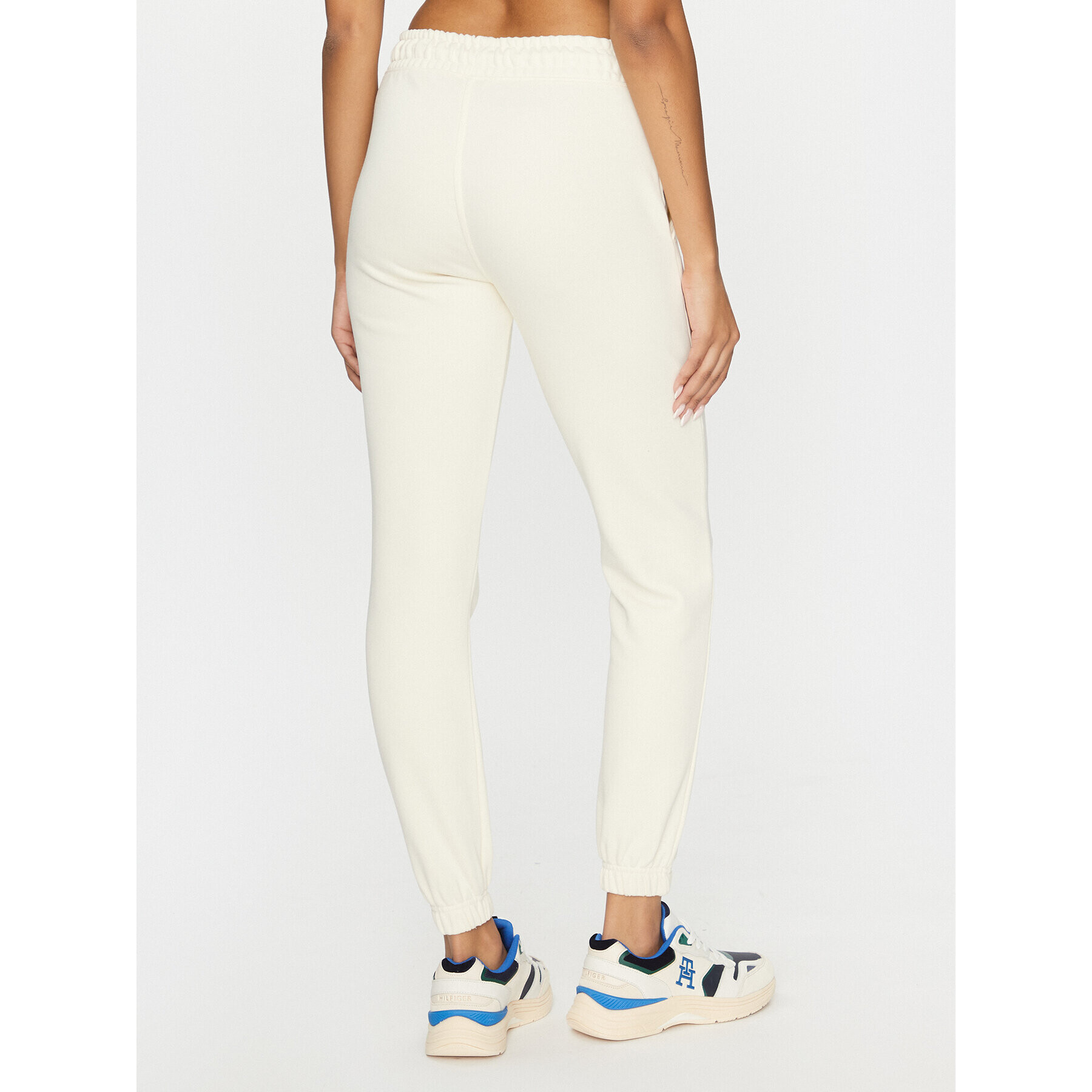 Gant Долнище анцуг Reg Tonal Shield 4200709 Екрю Regular Fit - Pepit.bg