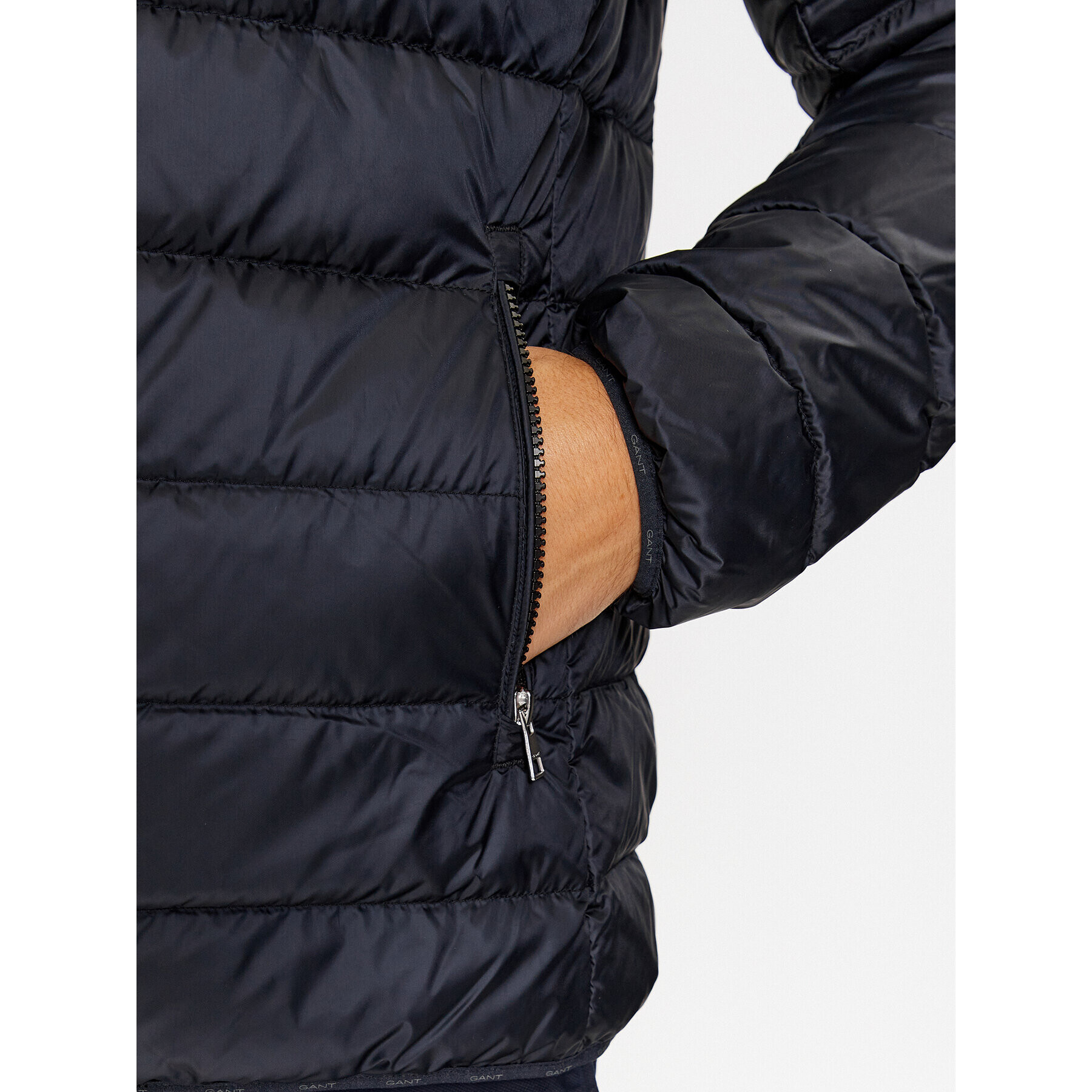 Gant Пухено яке Light Down Jacket 7006298 Черен Regular Fit - Pepit.bg