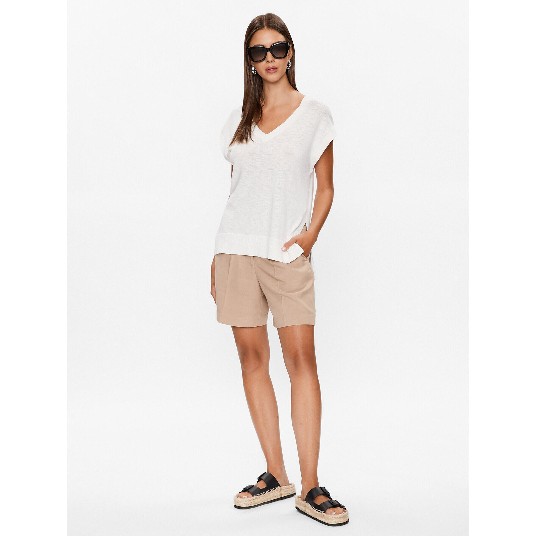 Gant Шорти от плат Belted 4020074 Бежов Relaxed Fit - Pepit.bg